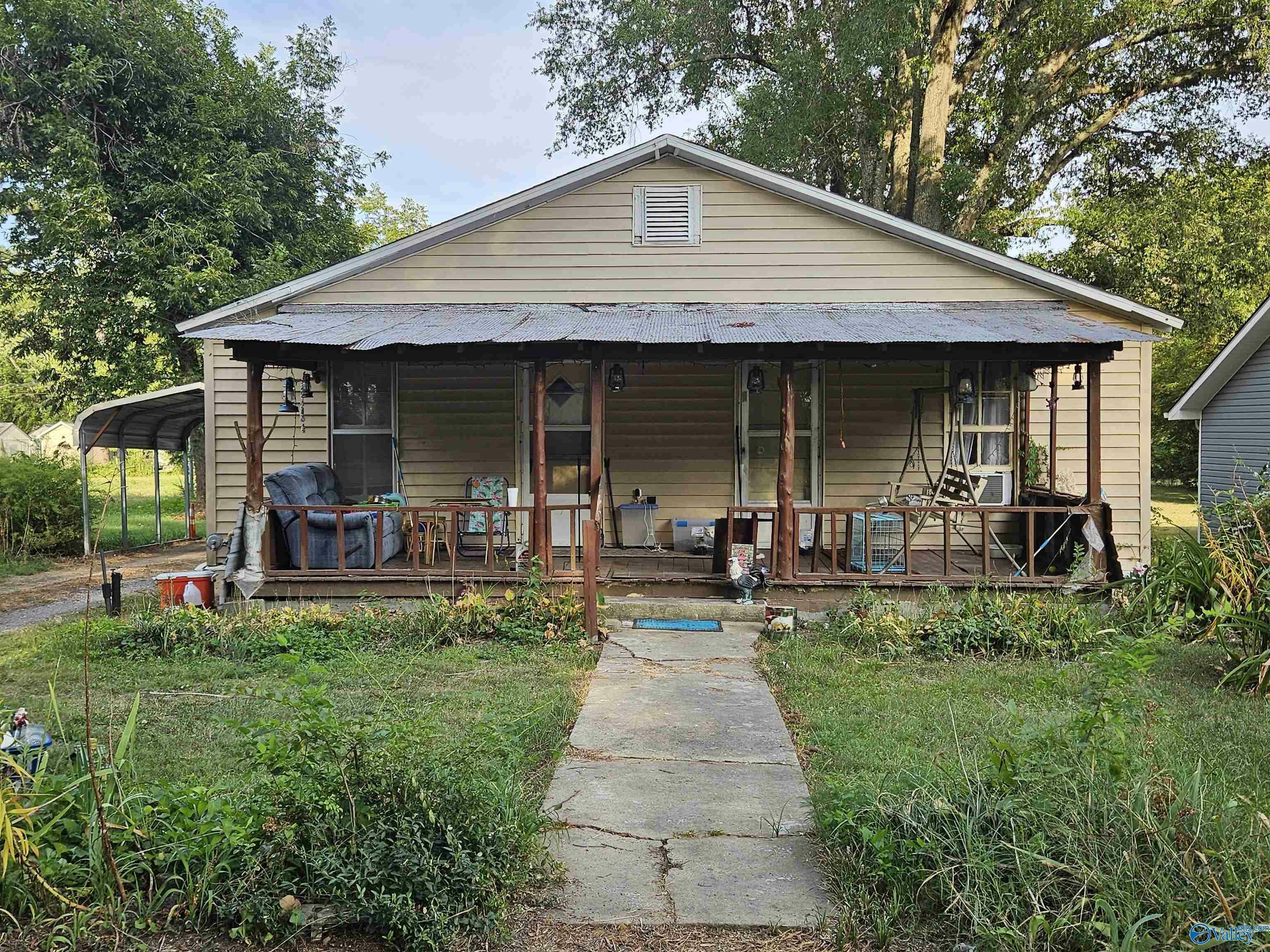 Property Photo:  2210 Willow Avenue SW  AL 35601 