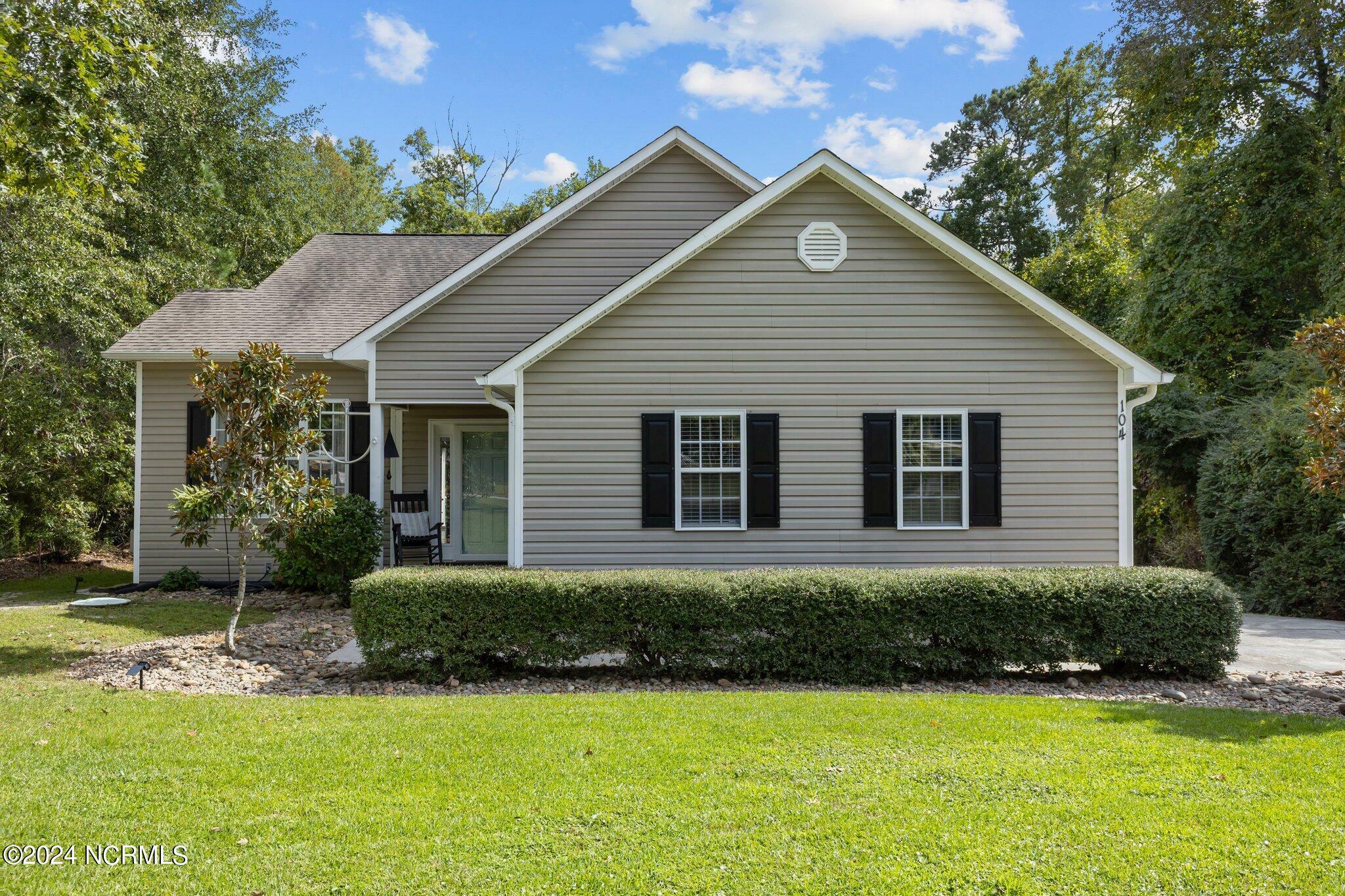 Property Photo:  104 Rolling Hill Drive  NC 28584 