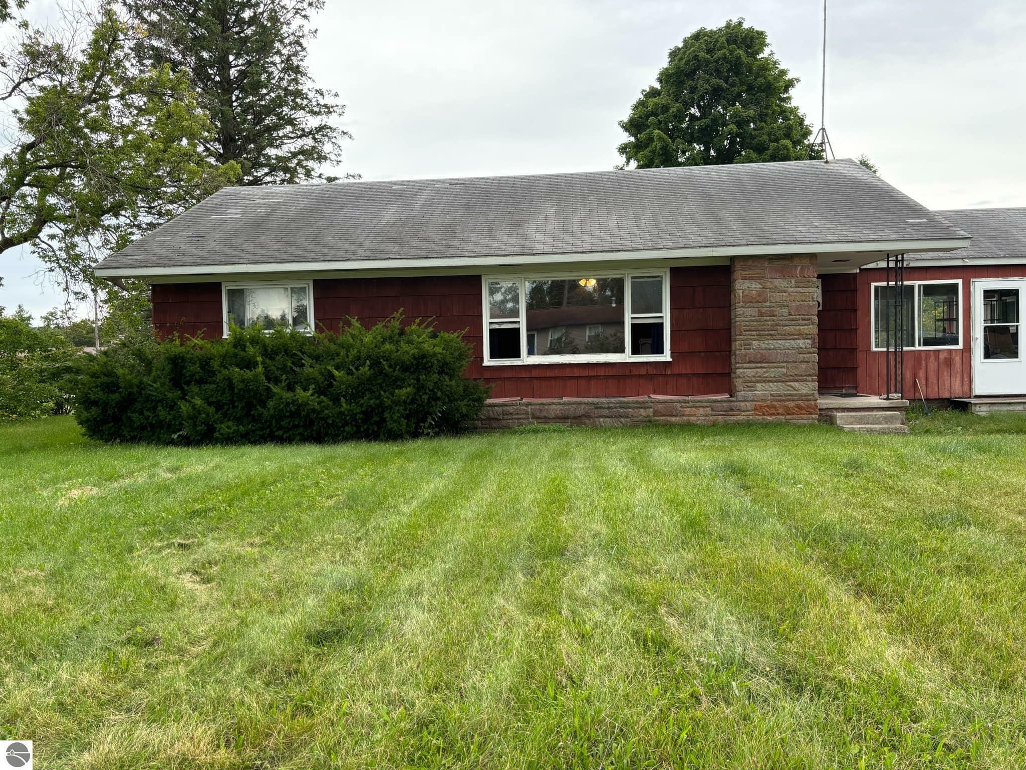 410 W Hinman  Mancelona MI 49659 photo