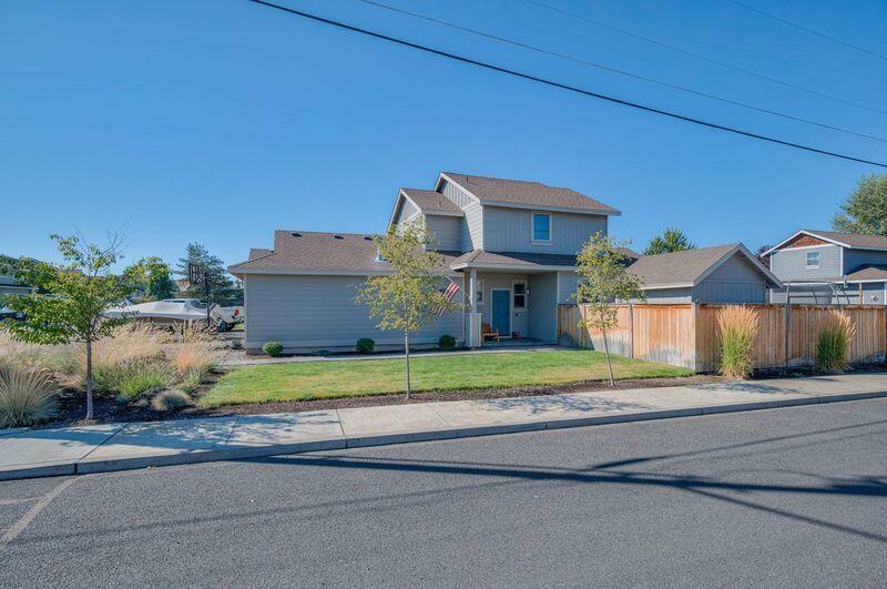 Property Photo:  1365 NW 18th Street  OR 97756 