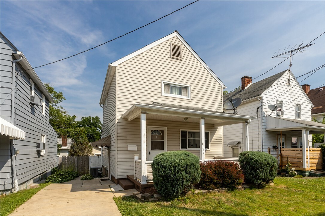 Property Photo:  1714 Davidson St  PA 15001 