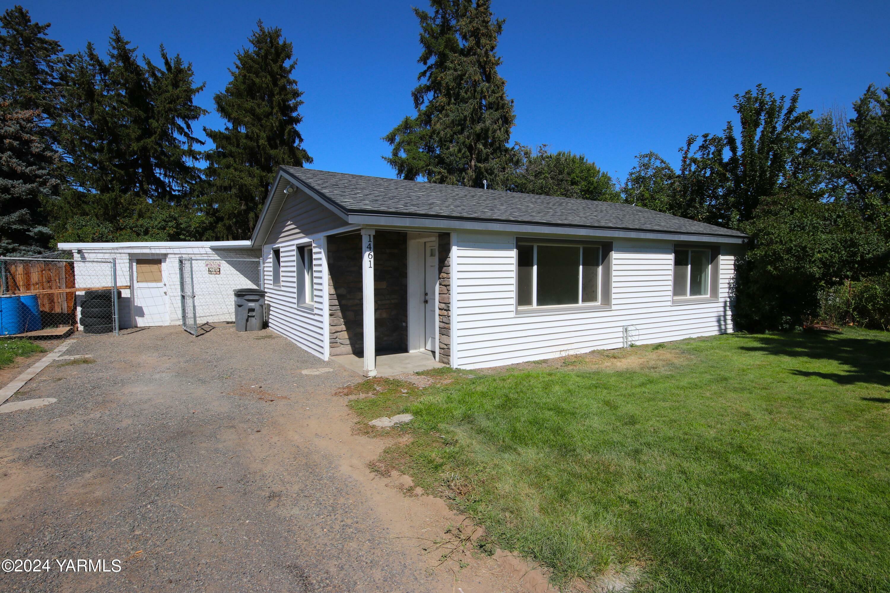 Property Photo:  1461 Old Naches Hwy  WA 98937 