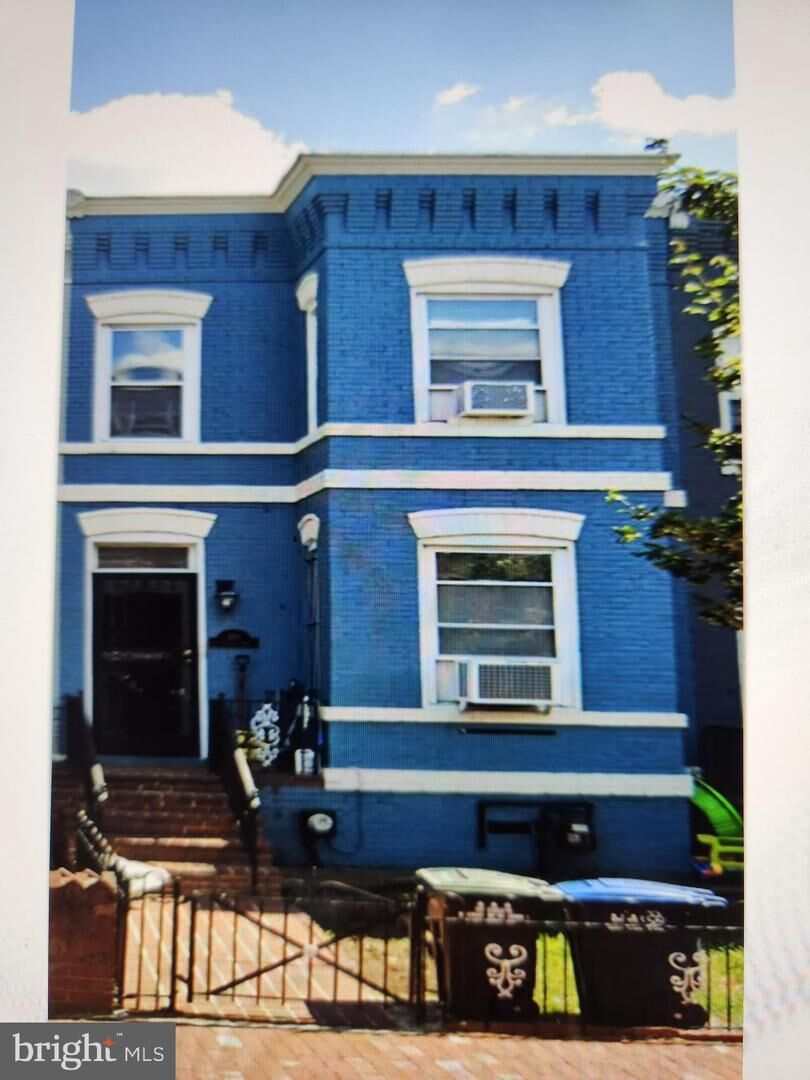 Property Photo:  919 F Street NE  DC 20002 