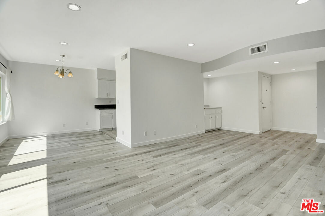 Property Photo:  10823   Camarillo St  CA 91602 