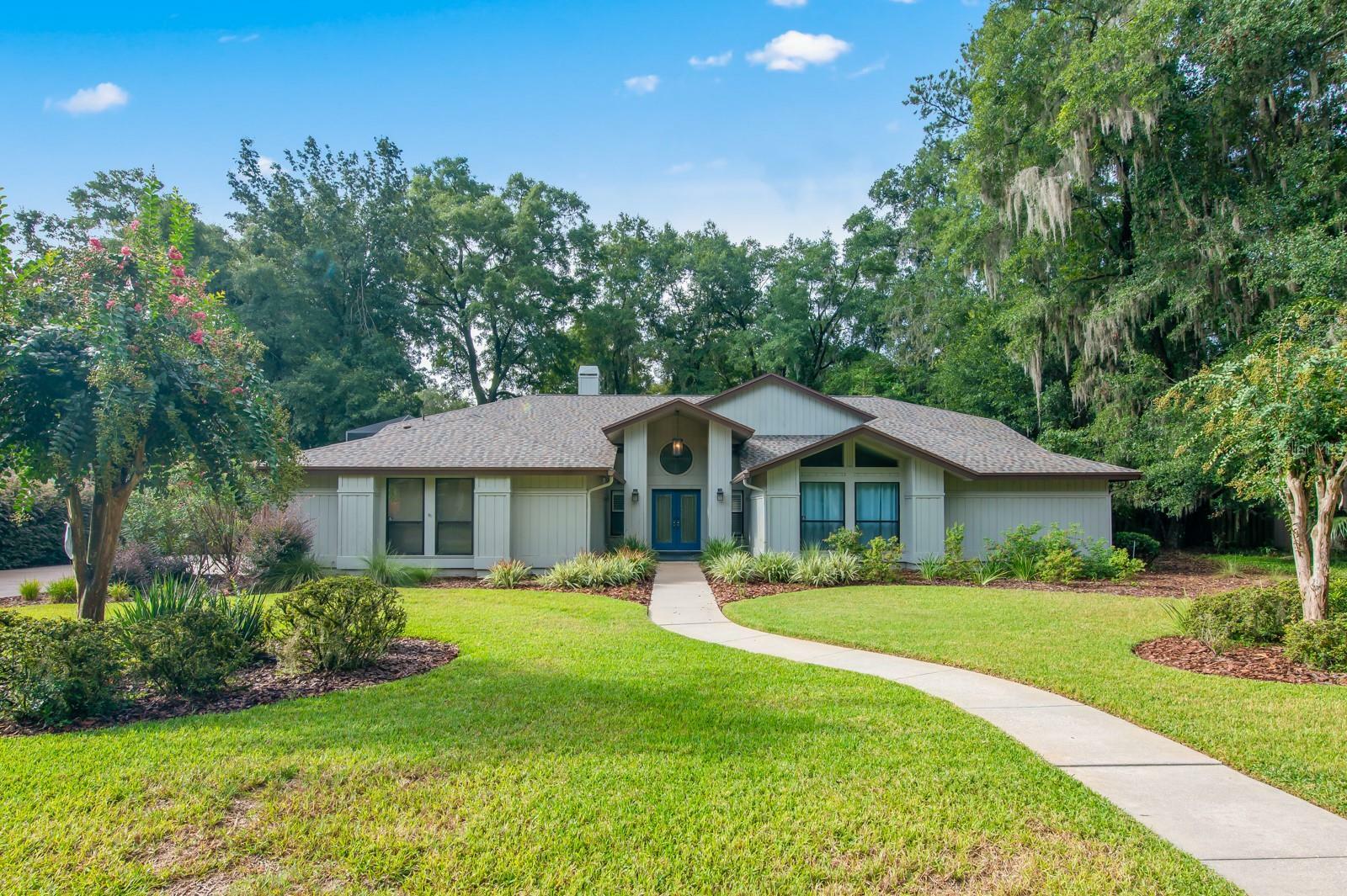 Property Photo: 5209 NW 50th Lane FL 32653