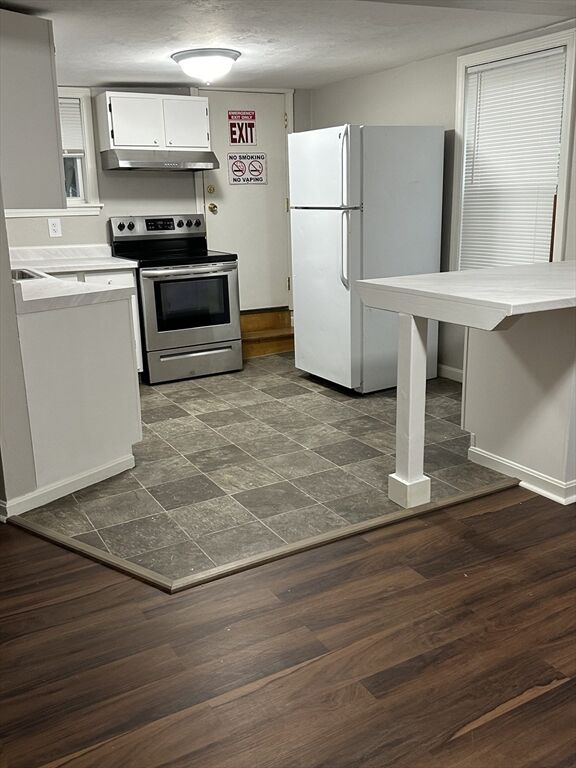 Property Photo:  7 6th Street 2R  MA 02703 