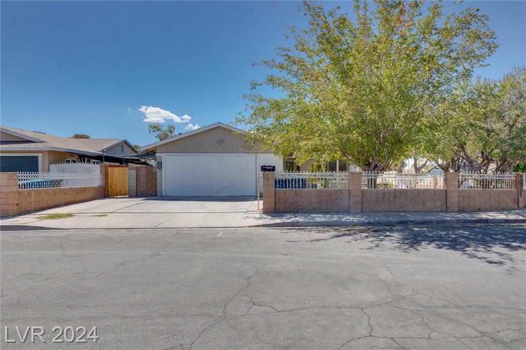 Property Photo:  2900 Theresa Avenue  NV 89101 