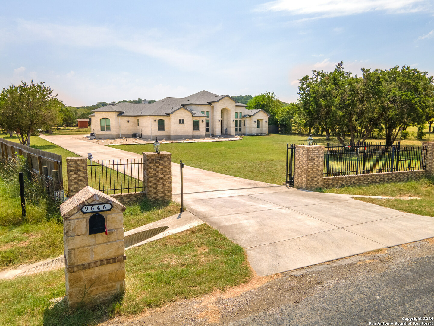 Property Photo:  9646 Huntress Ln  TX 78255 