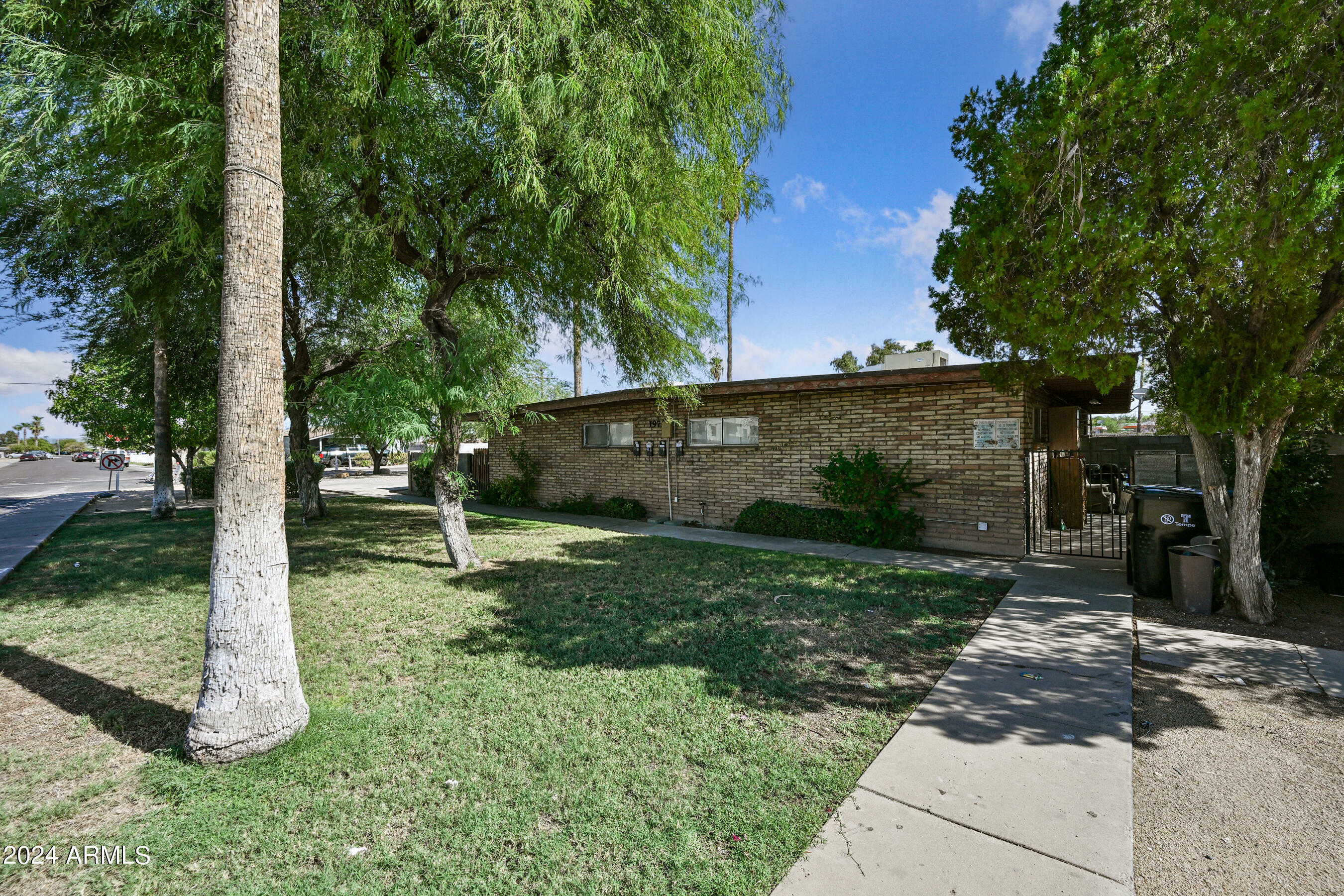 Property Photo:  1973 E 10th Street  AZ 85281 