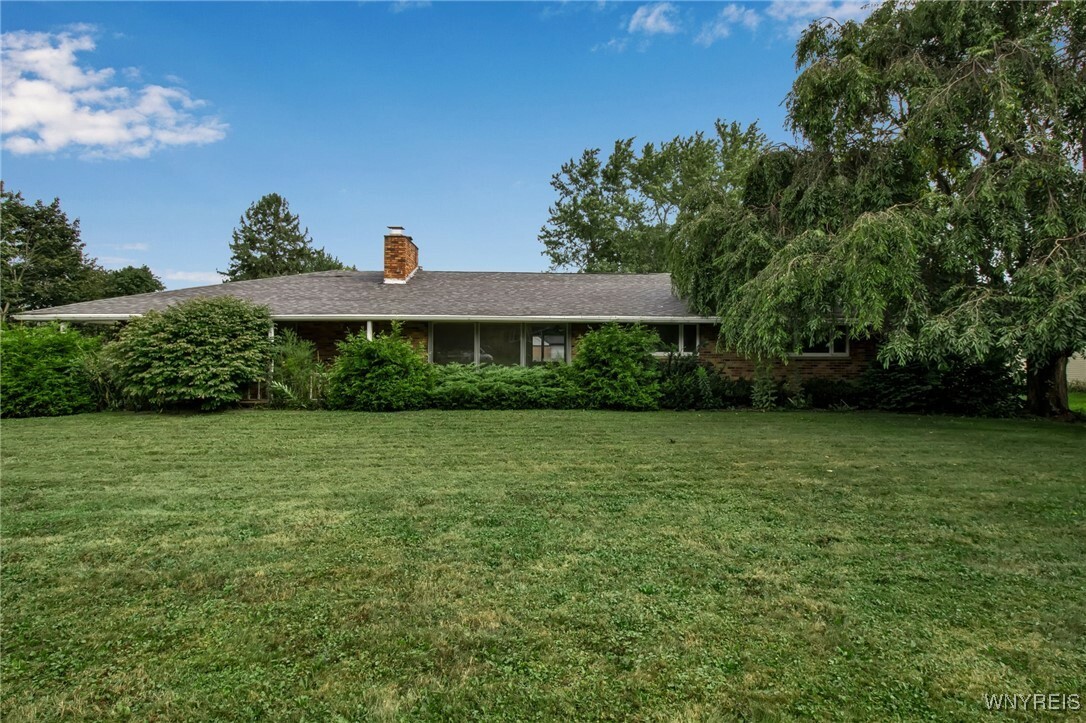 Property Photo:  6234 New Taylor Road  NY 14127 