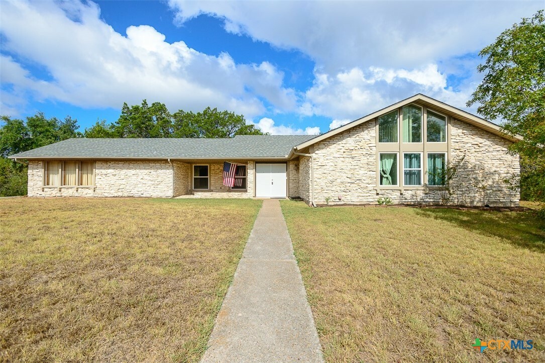 Property Photo:  906 Nola Ruth Boulevard  TX 76548 