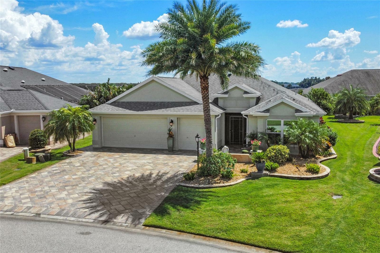 Property Photo:  879 Kauska Way  FL 32163 