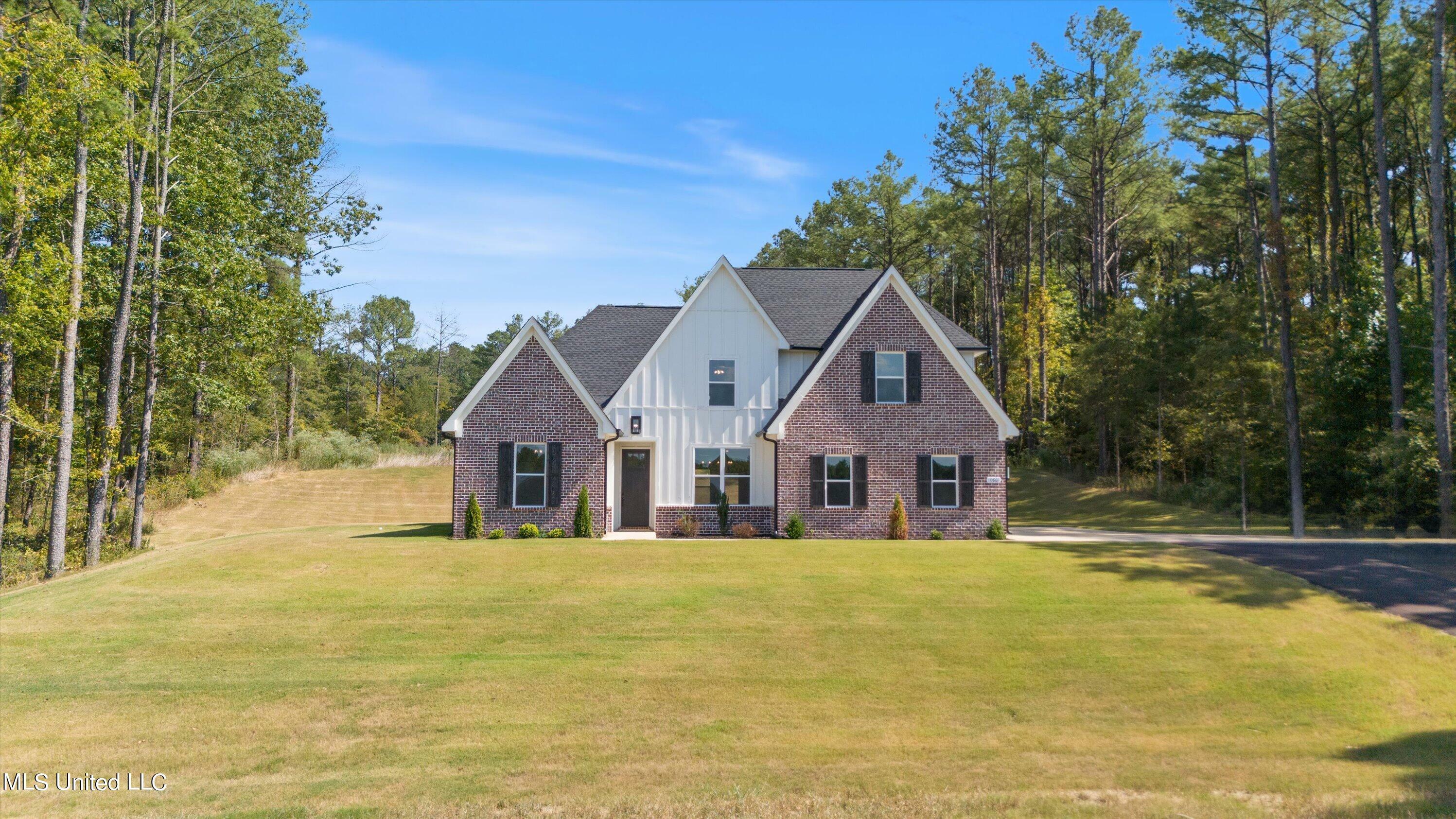 Property Photo:  10861 Byhalia Road  MS 38654 