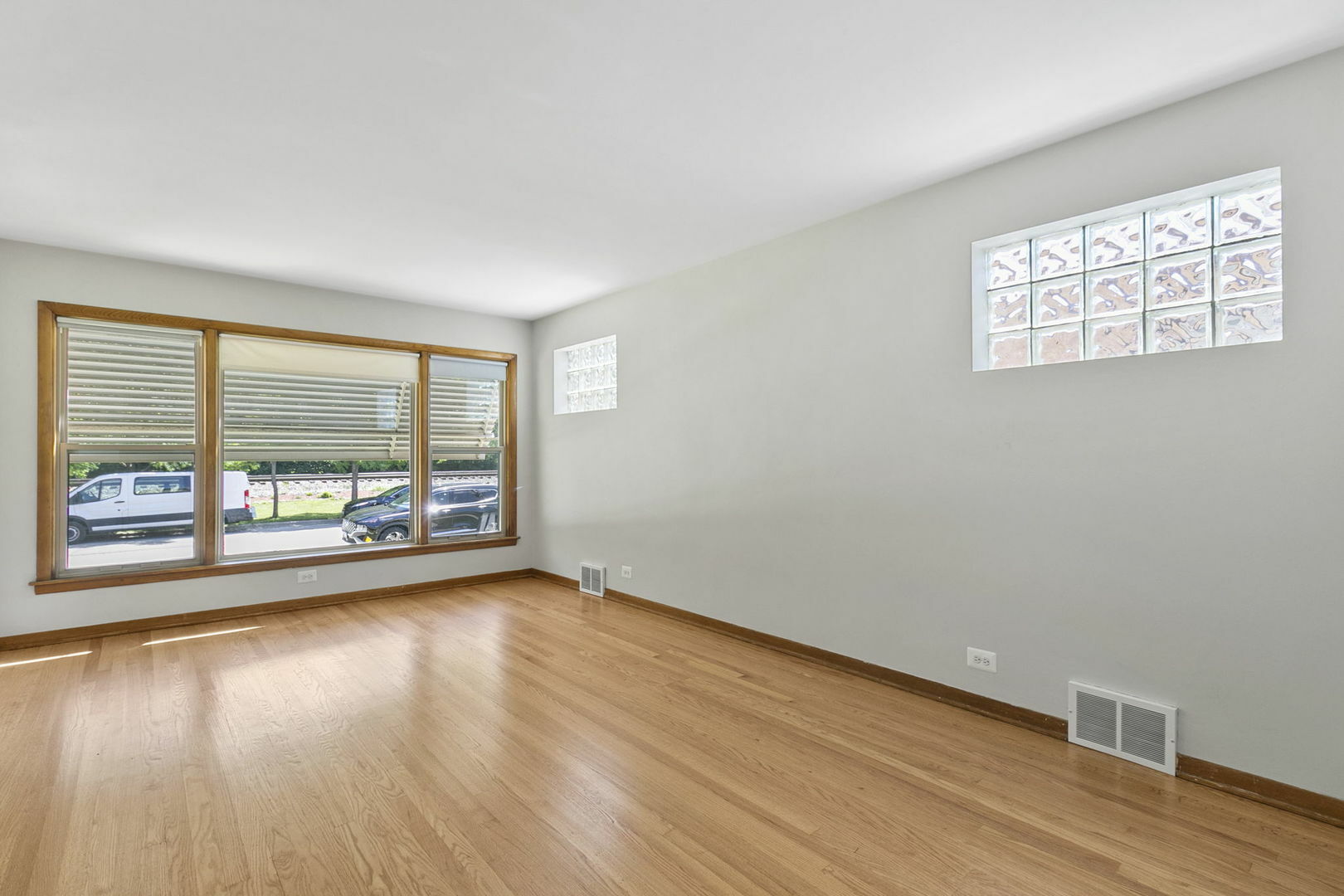 Property Photo:  10642 S Sacramento Avenue  IL 60655 