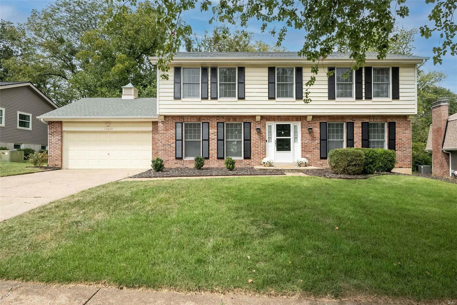 15027 Valley Ridge Drive  Chesterfield MO 63017 photo