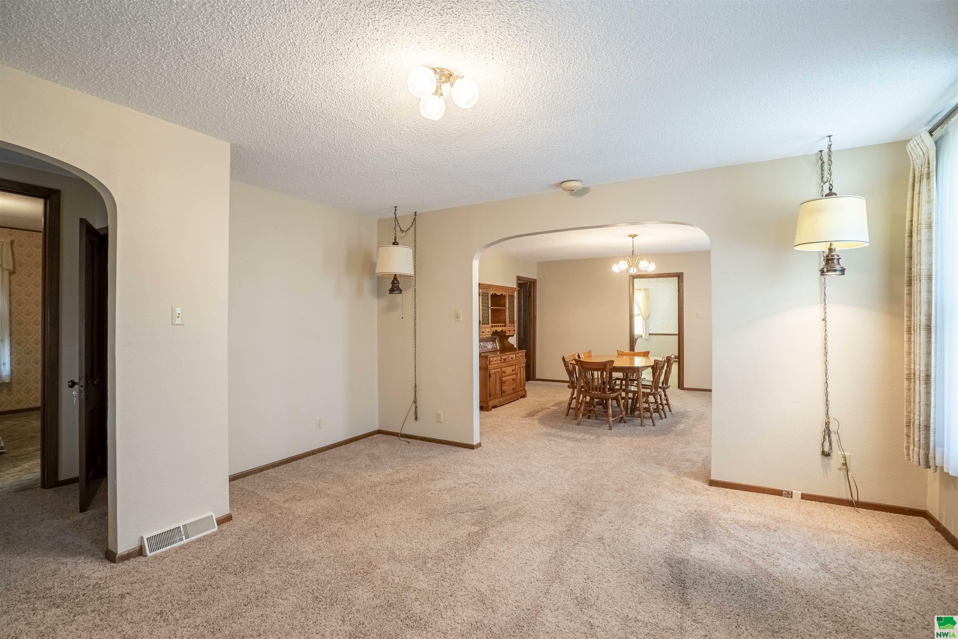 Property Photo:  4754 Taft Ave  IA 51058 