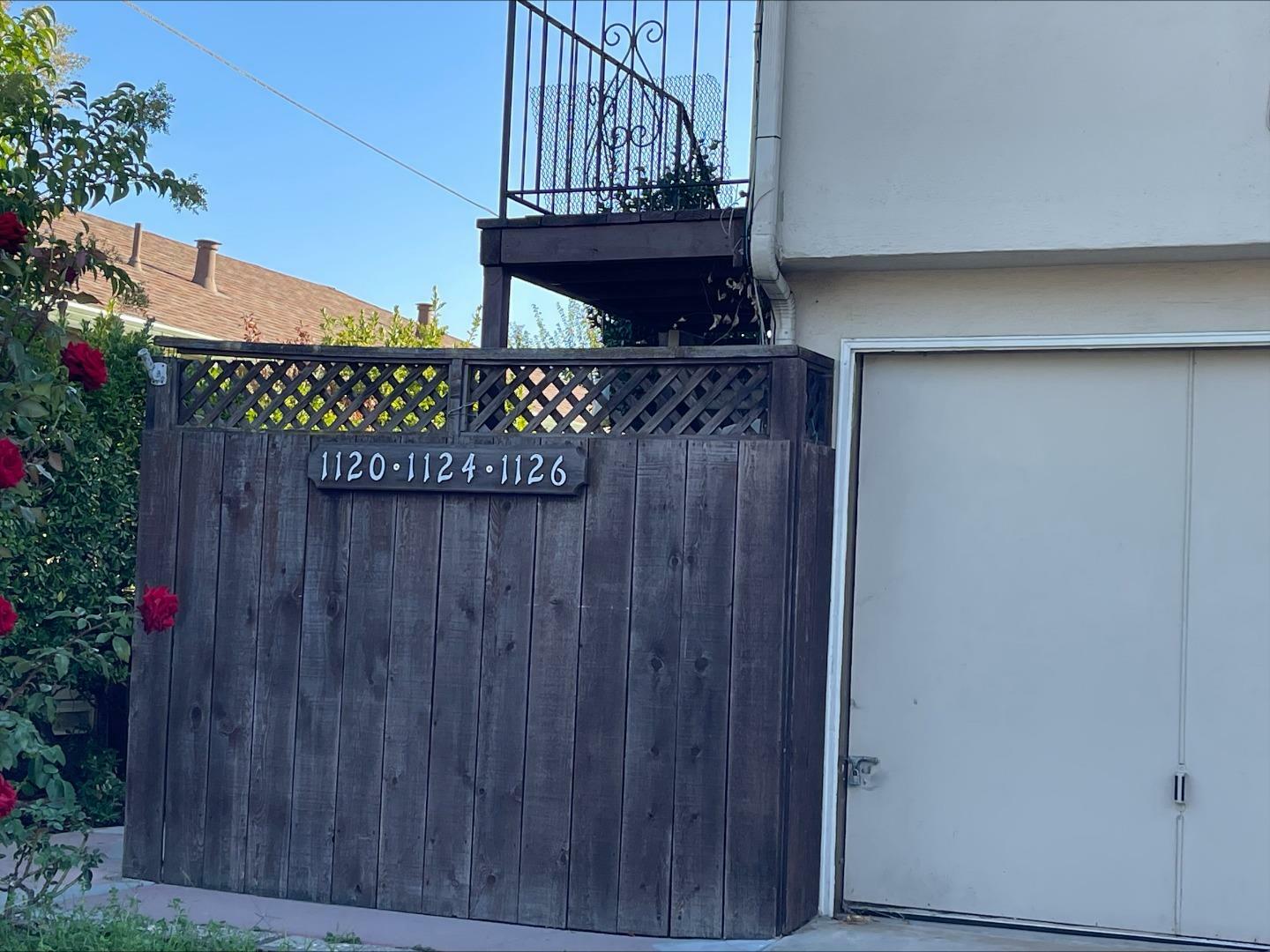 Property Photo: 1120 Davis Street CA 94061