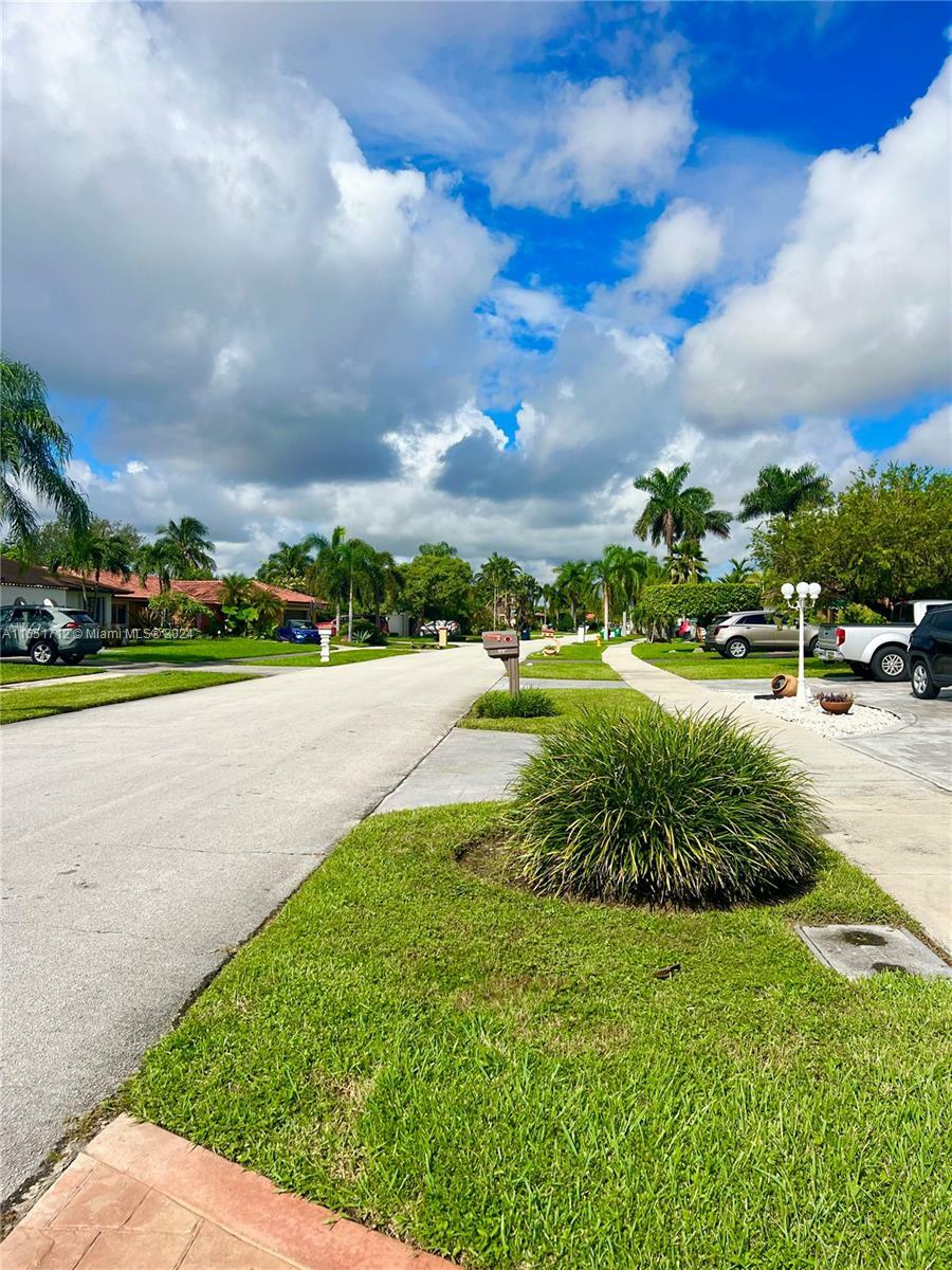 Property Photo:  13961 SW 43rd St Eff  FL 33175 