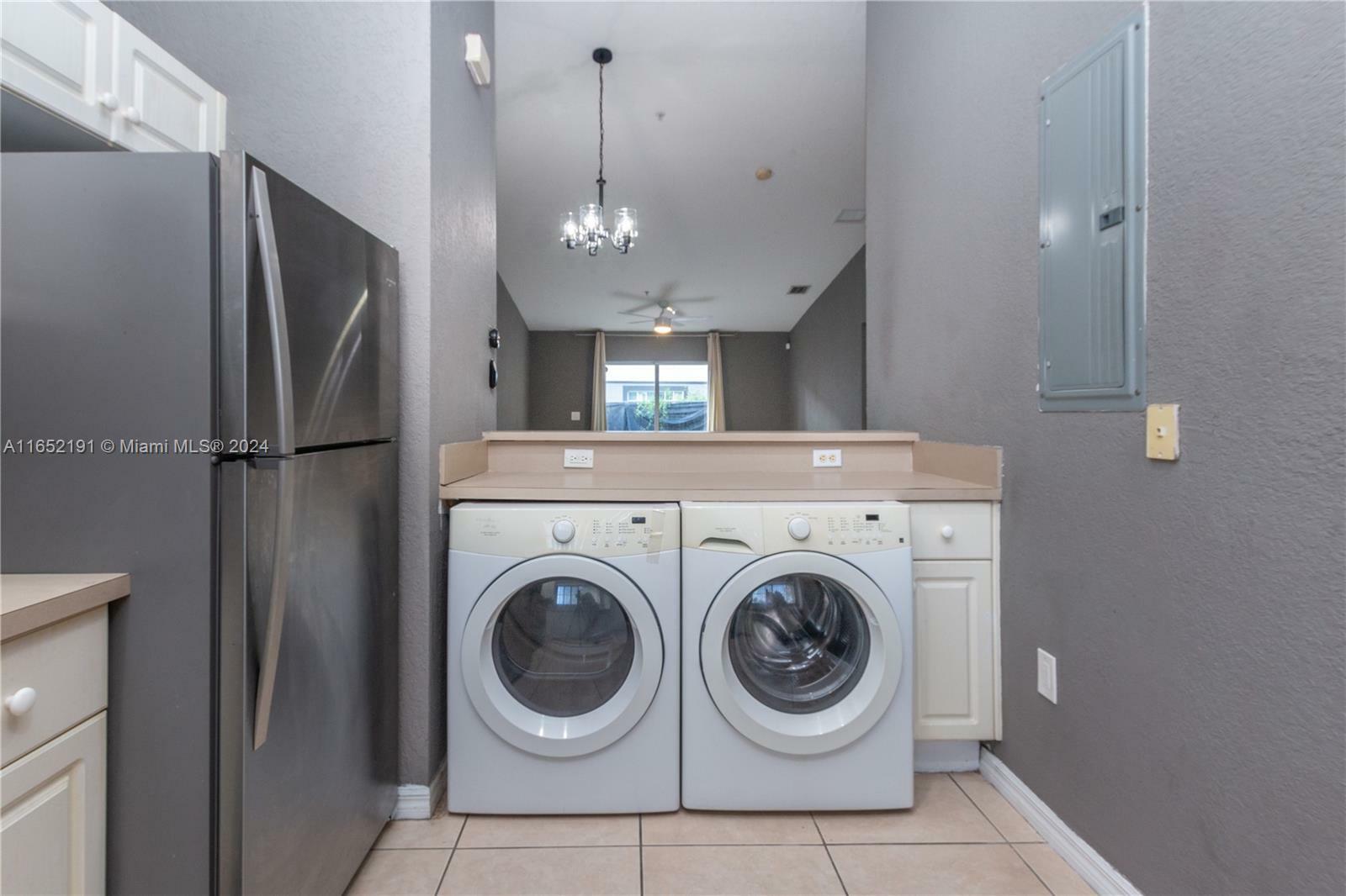 Property Photo:  3944 SW 48th Ave  FL 33023 