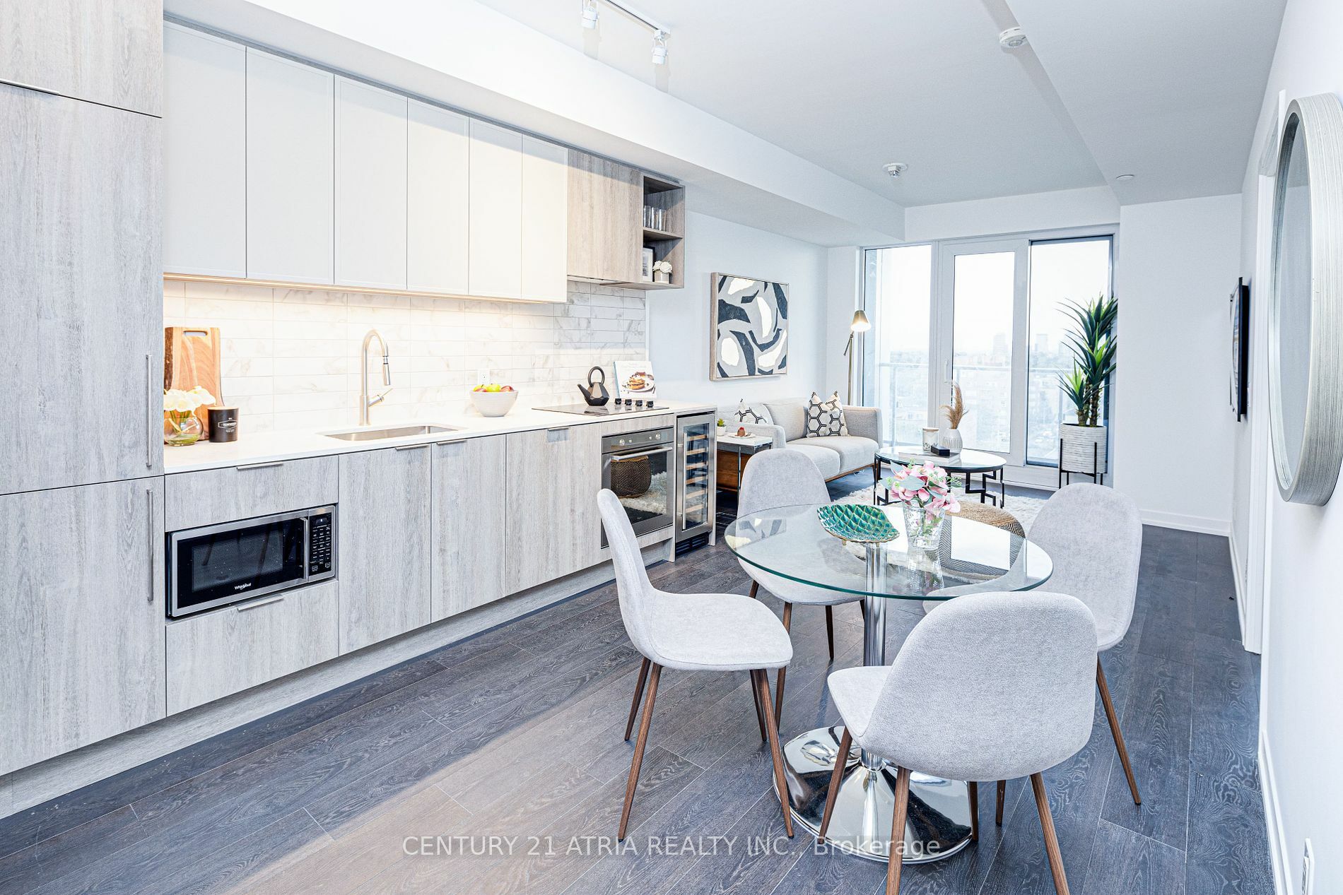 Property Photo:  2020 Bathurst St 1718  ON M5P 0A6 