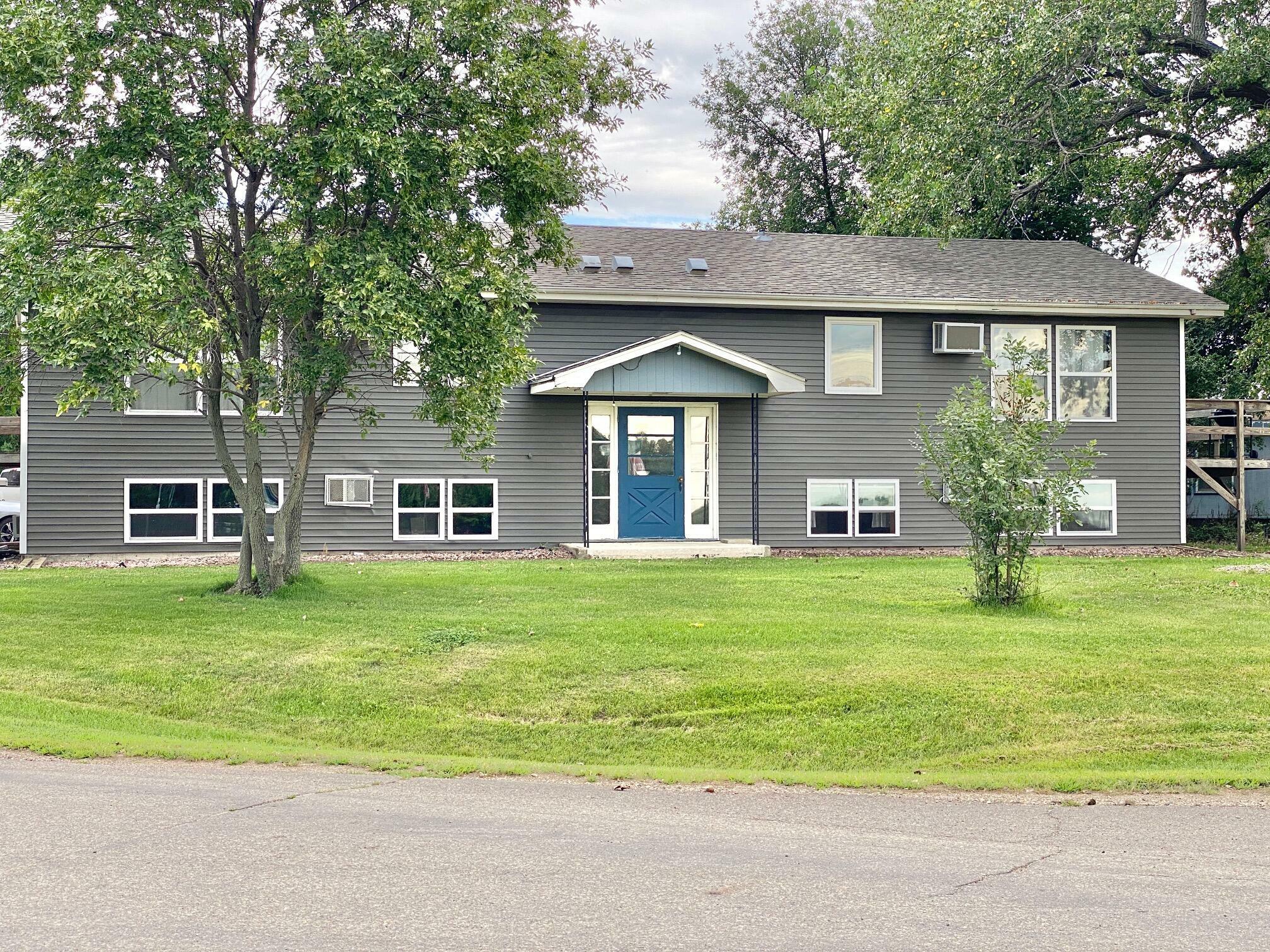 Property Photo:  606 Main St  SD 57435 