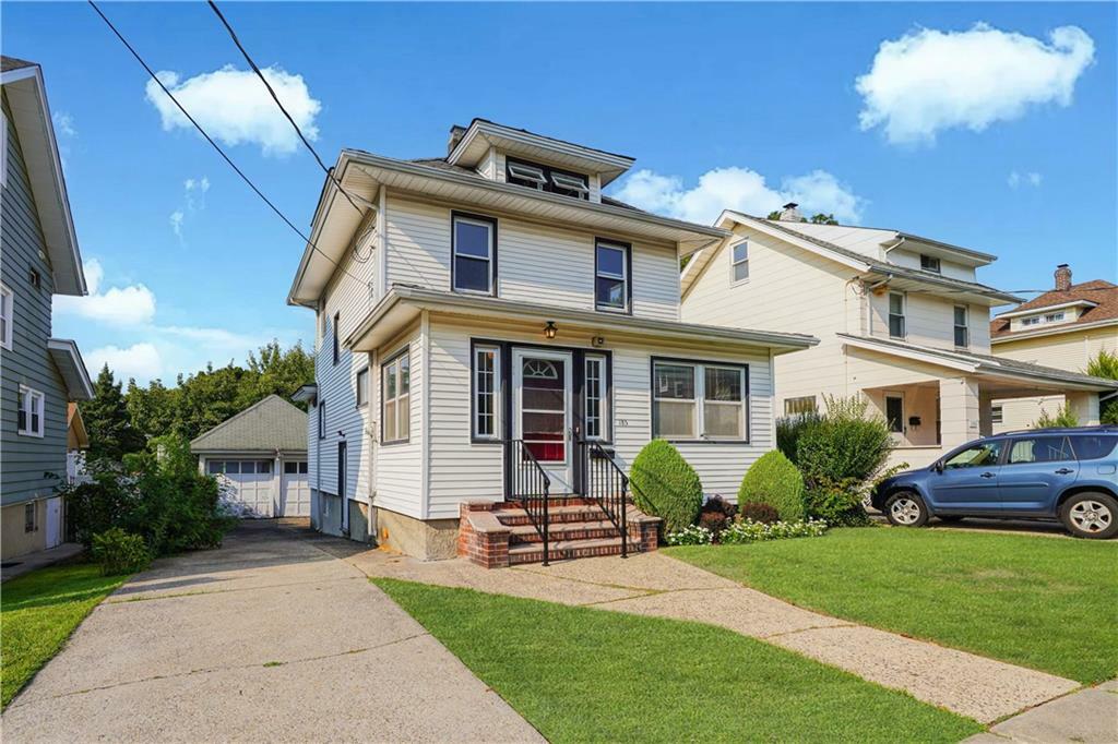 Property Photo:  185 Utter Avenue  NY 10314 