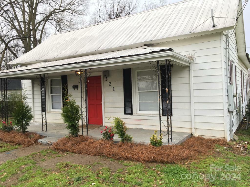 Property Photo:  321 N Poplar Street  NC 28054 