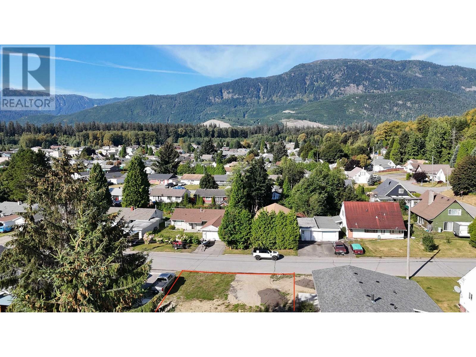 124 Kootenay Street  Kitimat BC V8C 1X3 photo