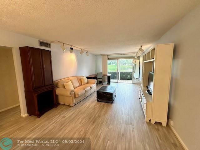 Property Photo:  4301 Martinique Circle E1  FL 33066 