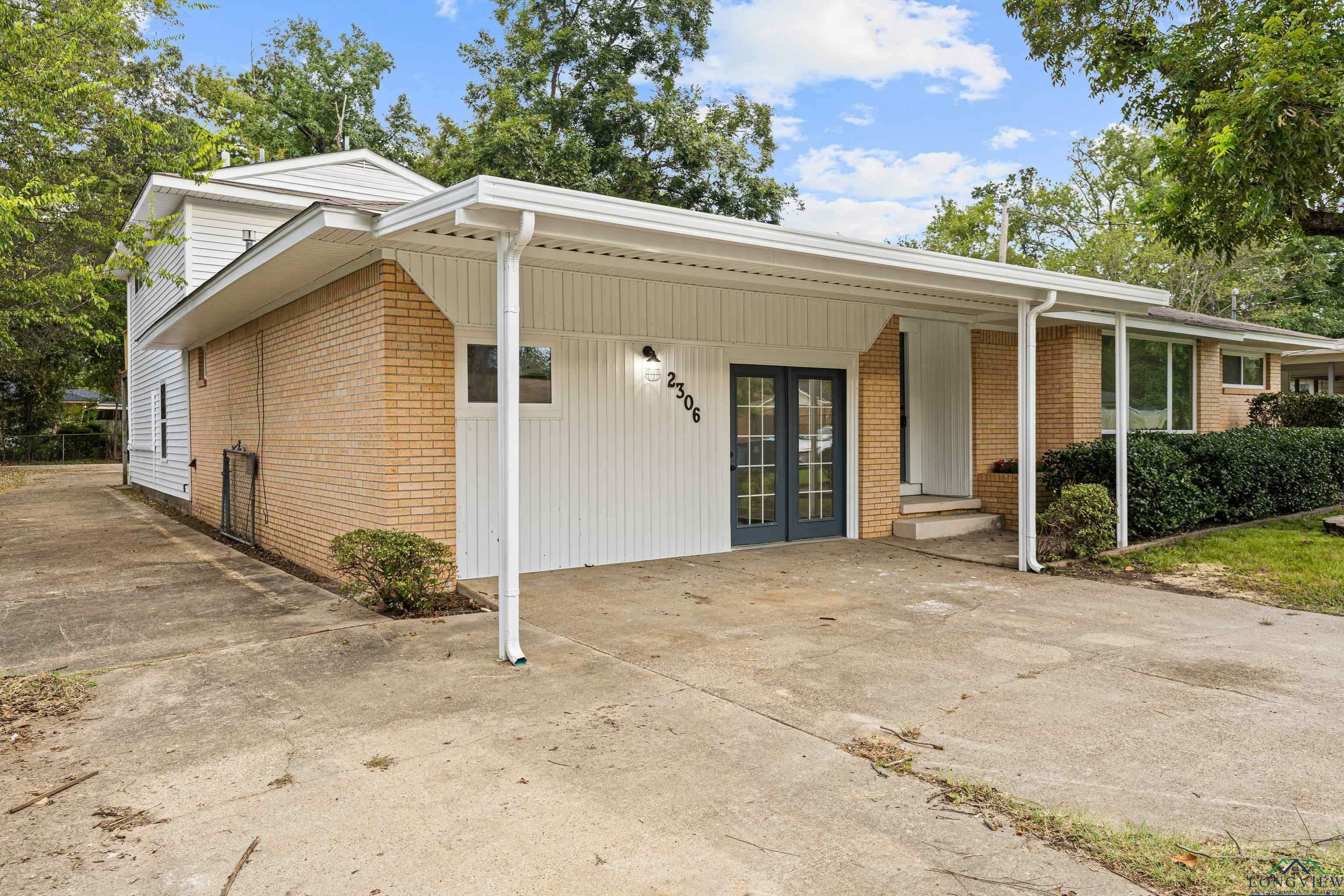 Property Photo:  2306 Clay St  TX 75662 