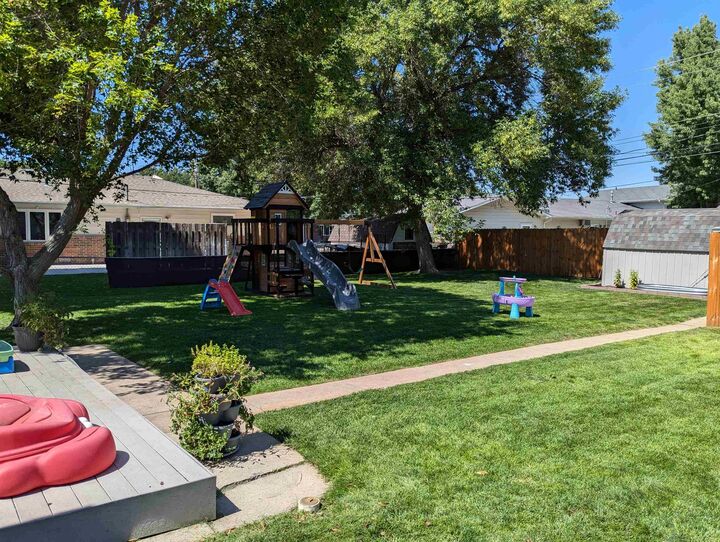 Property Photo:  917 William Ave.  NE 69101 
