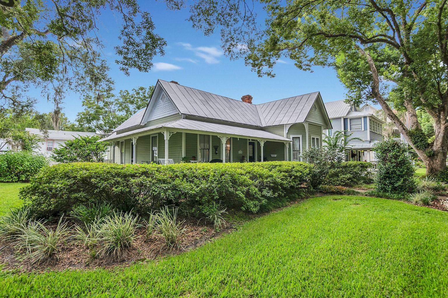 Property Photo:  618 S Oak Avenue  FL 32771 