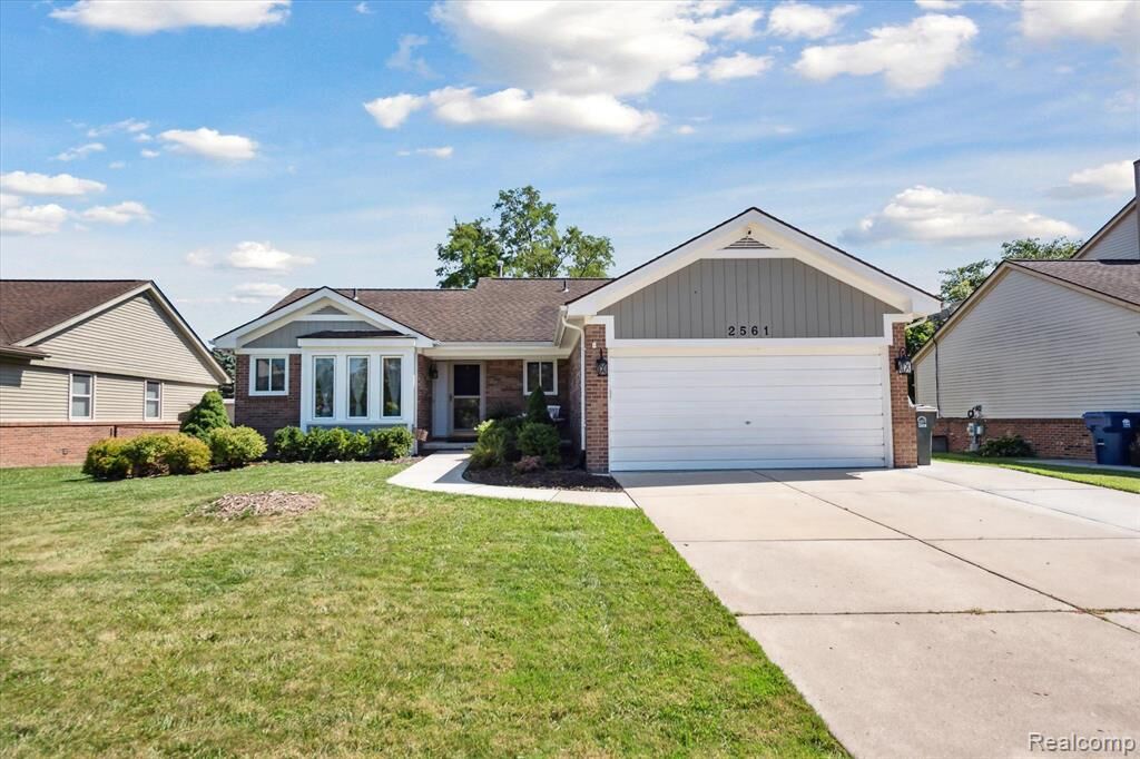 Property Photo:  2561 Woodmont Drive  MI 48188 1666 