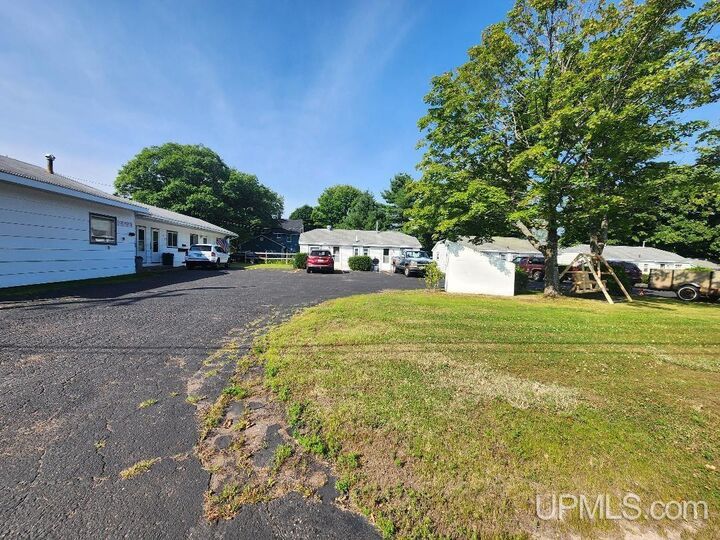 55821 Lake Linden Avenue  Calumet MI 49913 photo