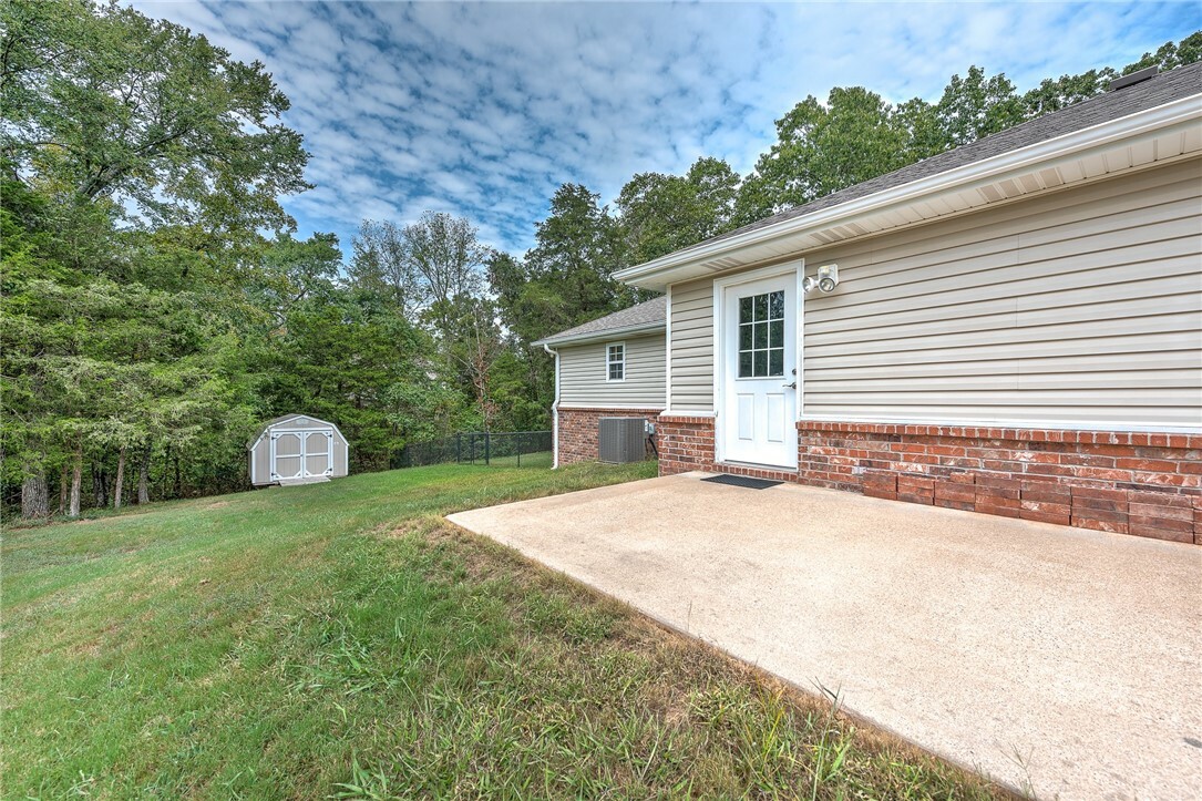 Property Photo:  6 Naworth Lane  AR 72714 