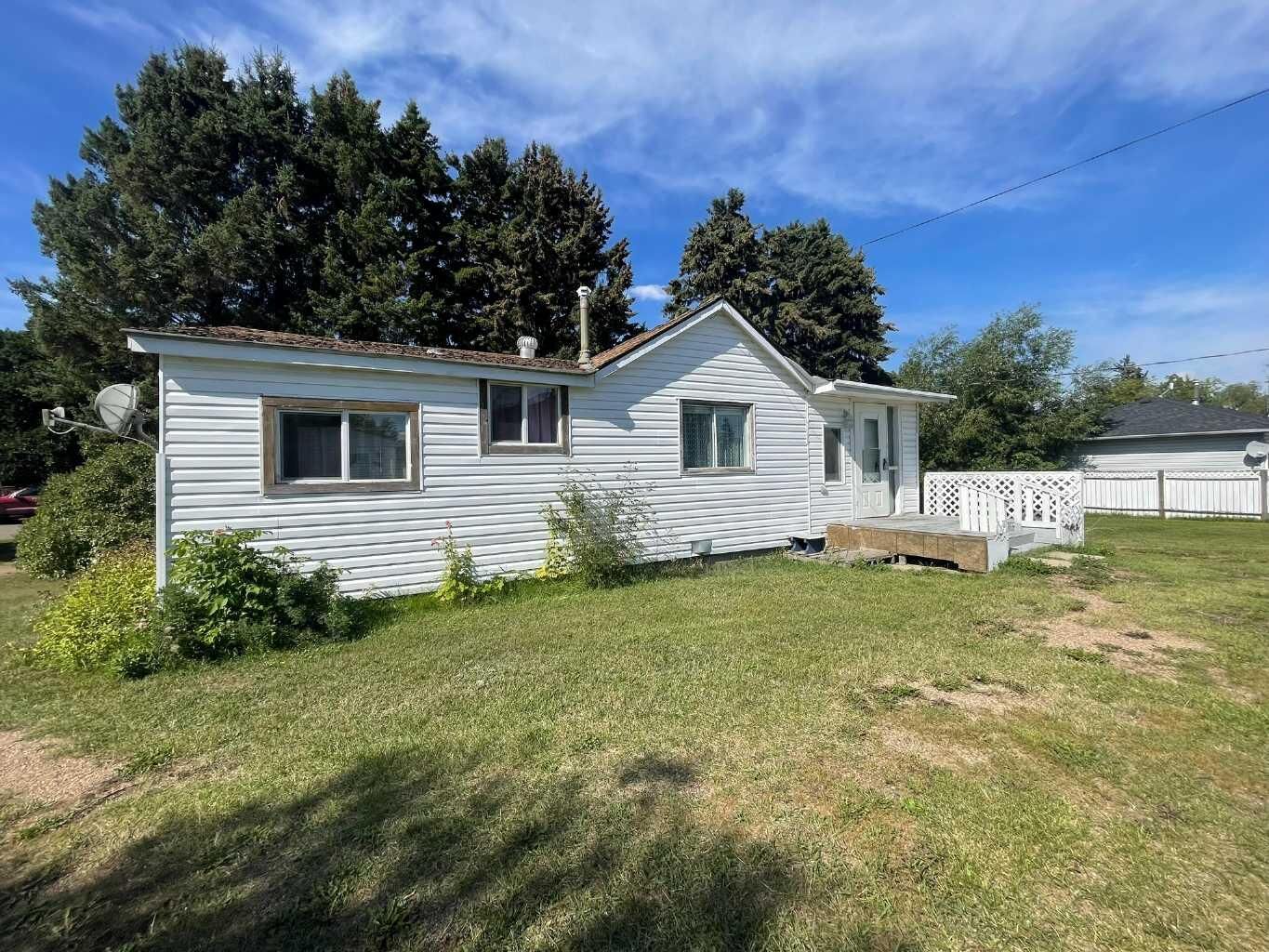 Property Photo:  4631 51 Street  AB T0B 2W0 
