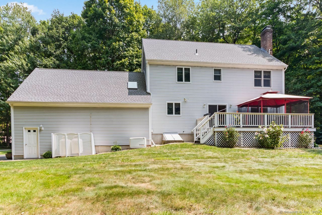 Property Photo:  817 West Pond Meadow Road  CT 06498 