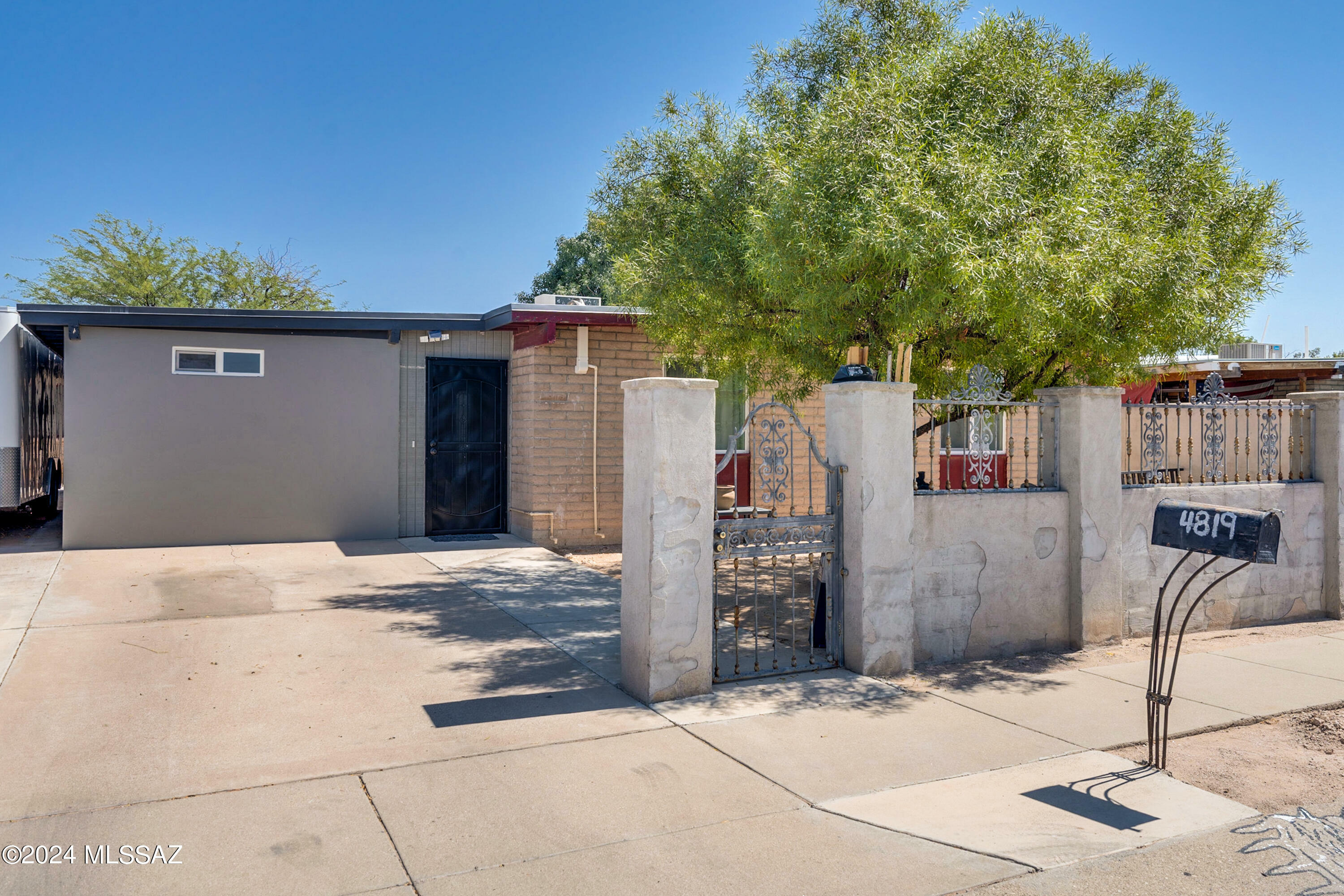 Property Photo:  4819 S Calle Miura  AZ 85714 