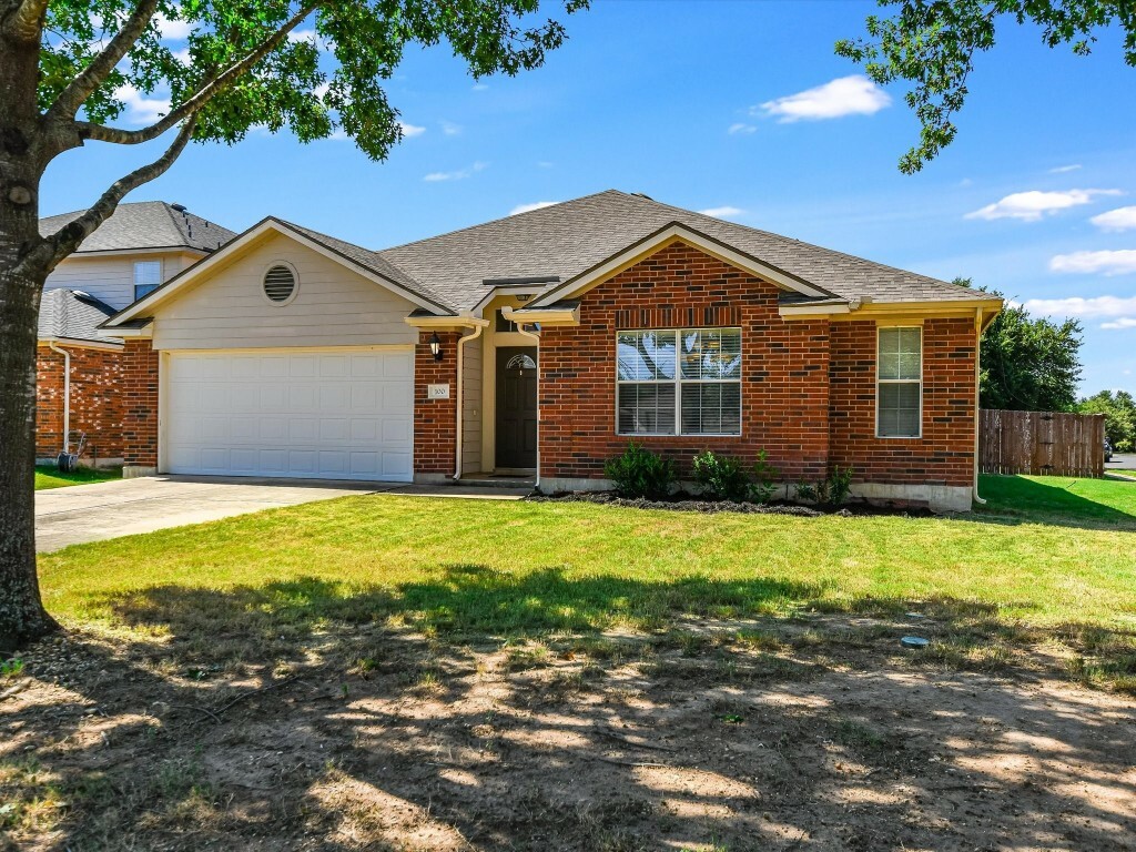 Property Photo:  100 Painted Bunting Cove  TX 78641 