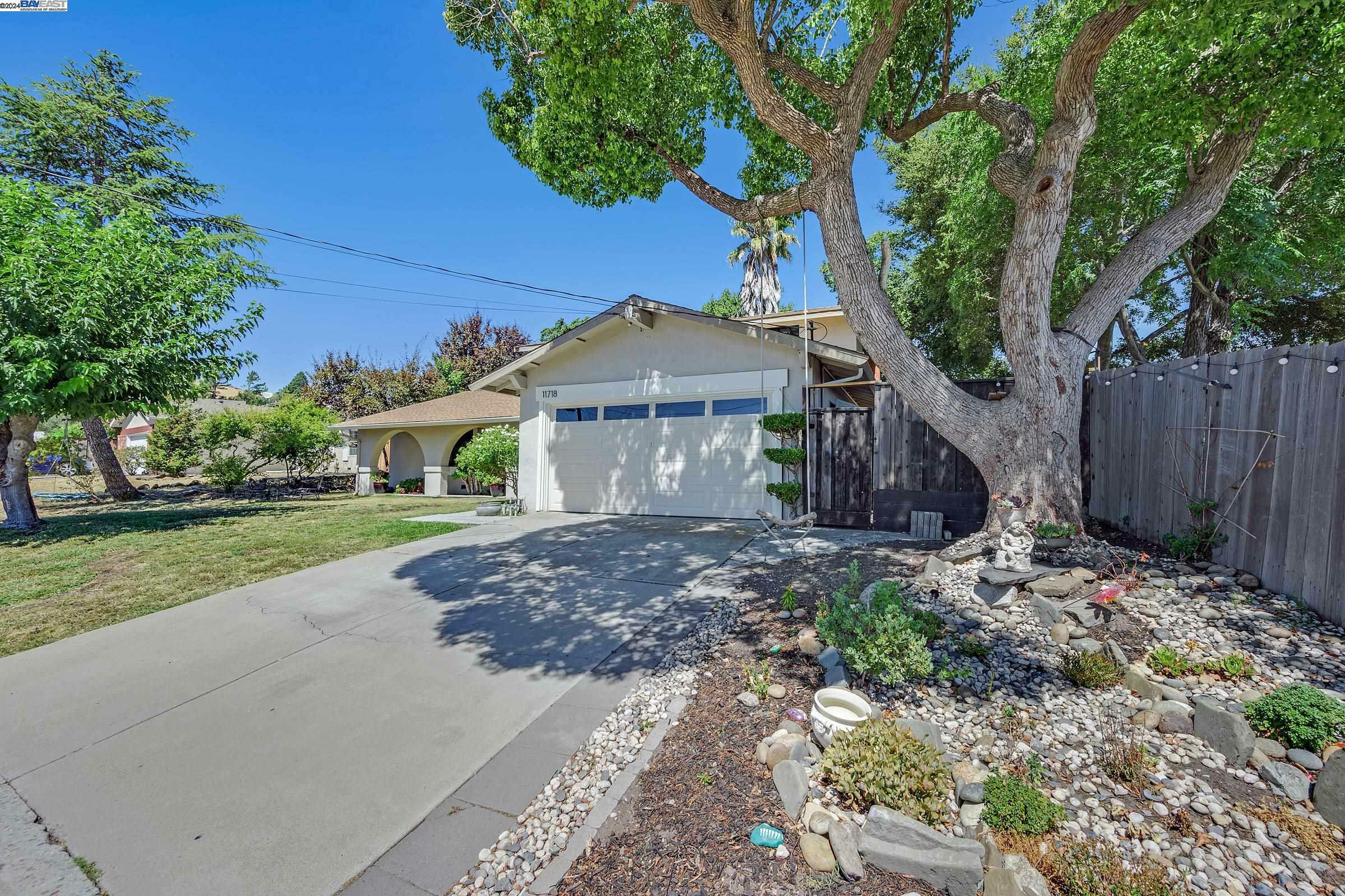 Property Photo:  11718 Los Ranchitos  CA 94568 