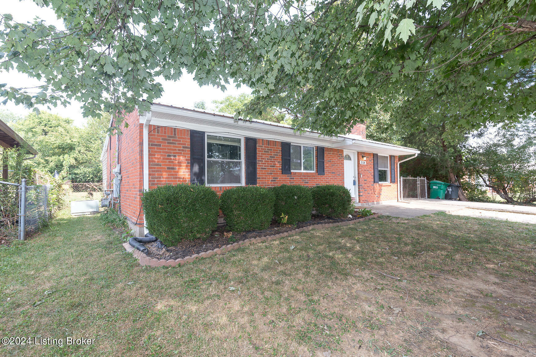 Property Photo:  118 Broadland Ct  KY 40229 