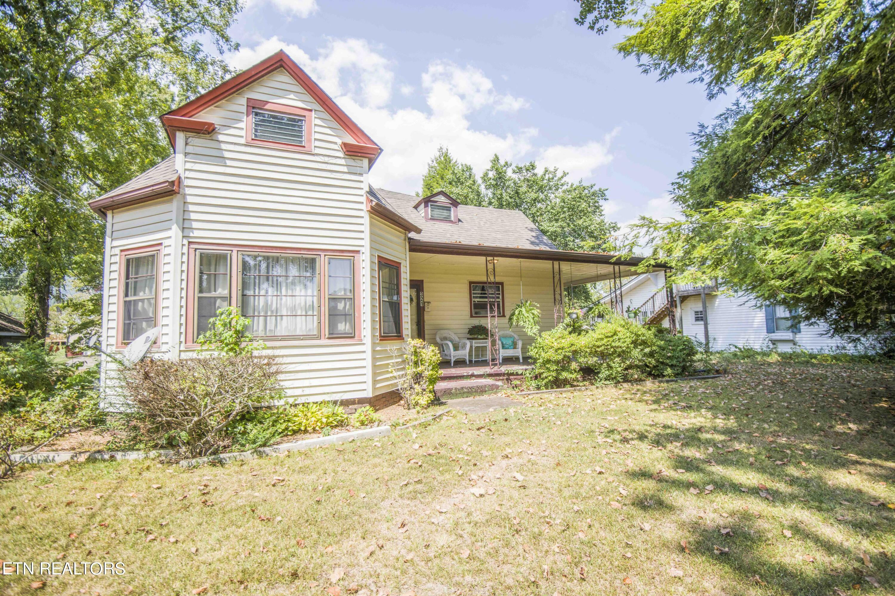 Property Photo:  321 S Ridge Ave  TN 37854 