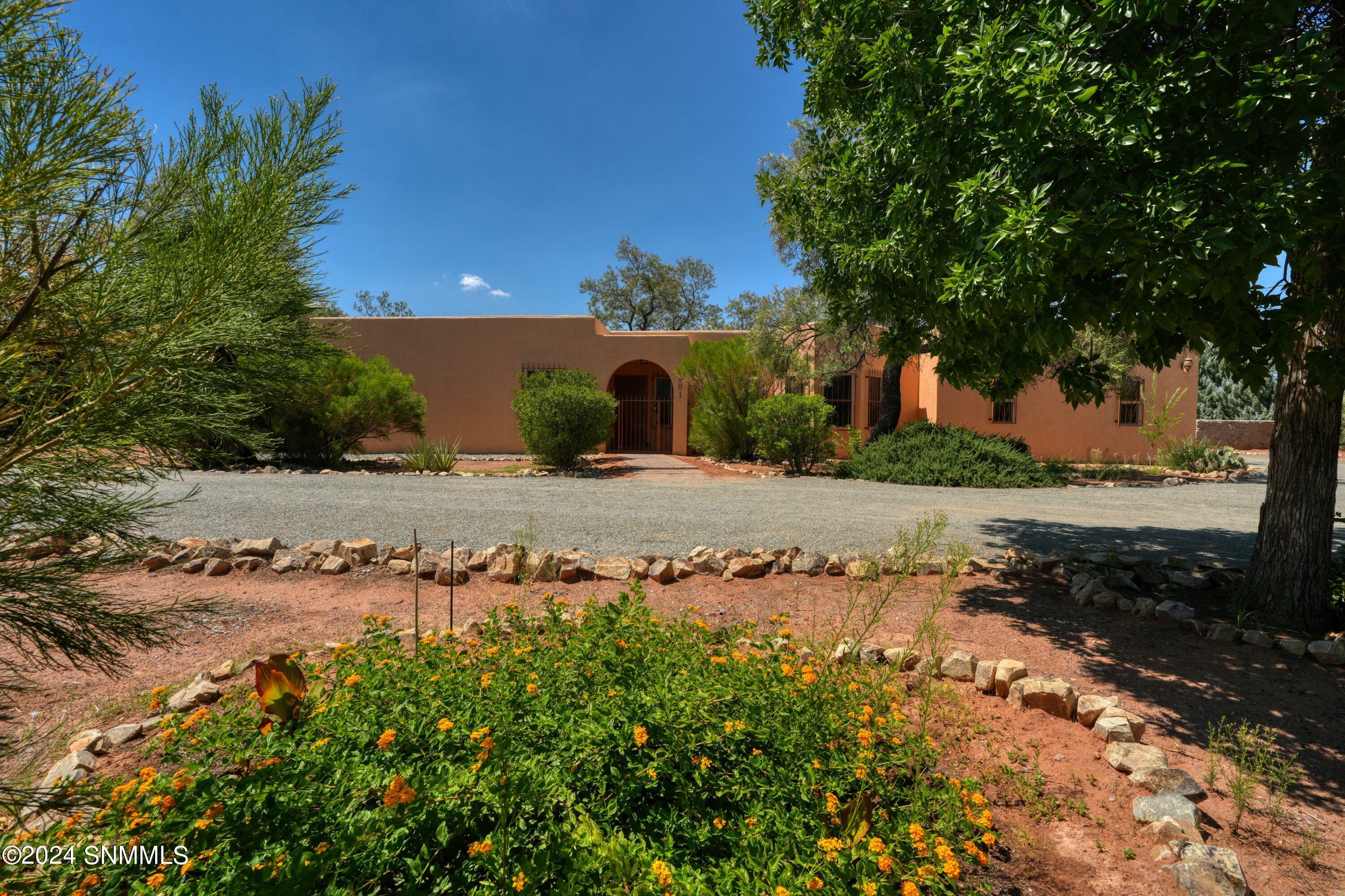 Property Photo:  5981 N Jornada Road  NM 88012 