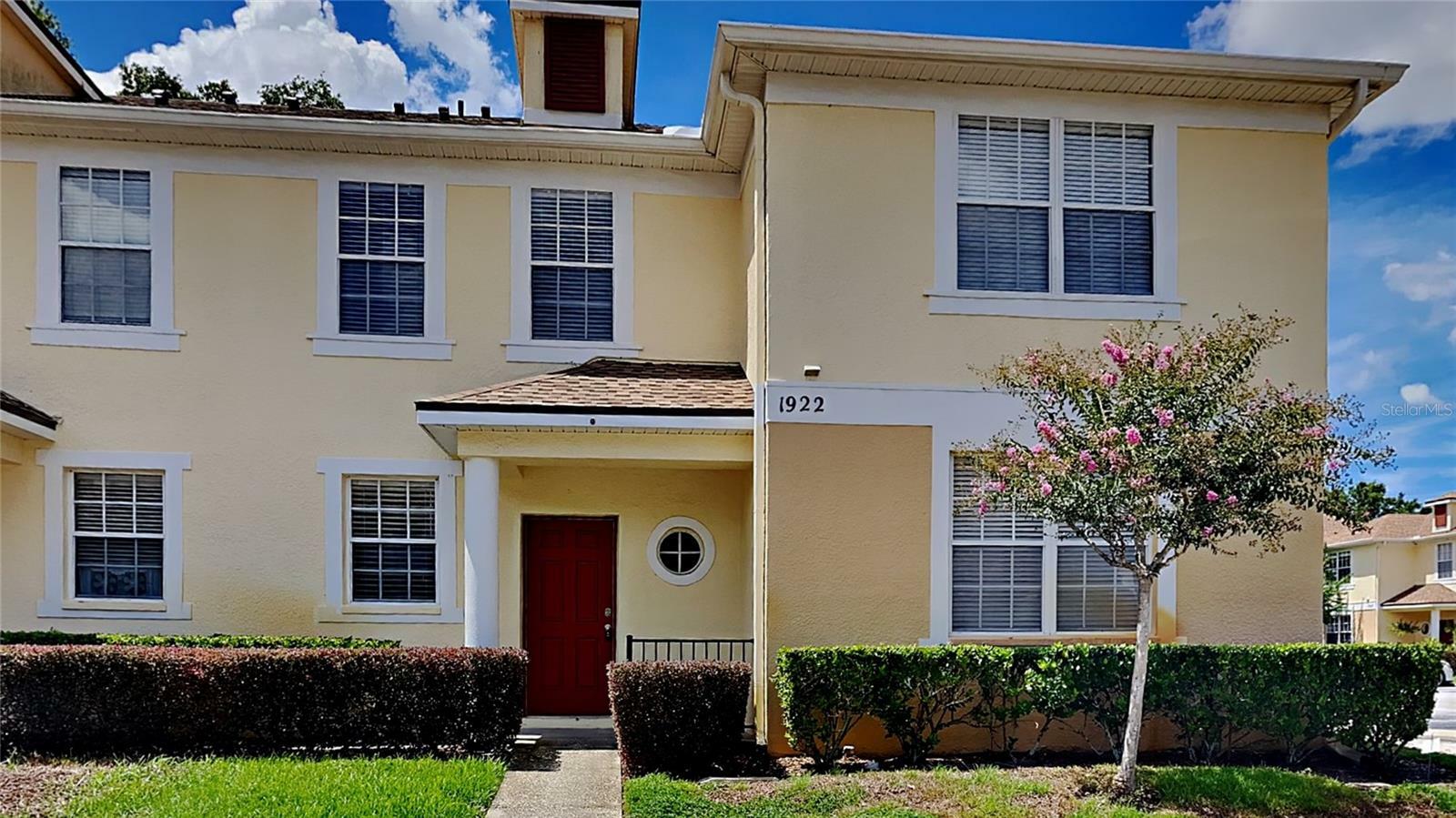 Property Photo: 1922 Fiesta Ridge Court FL 33604