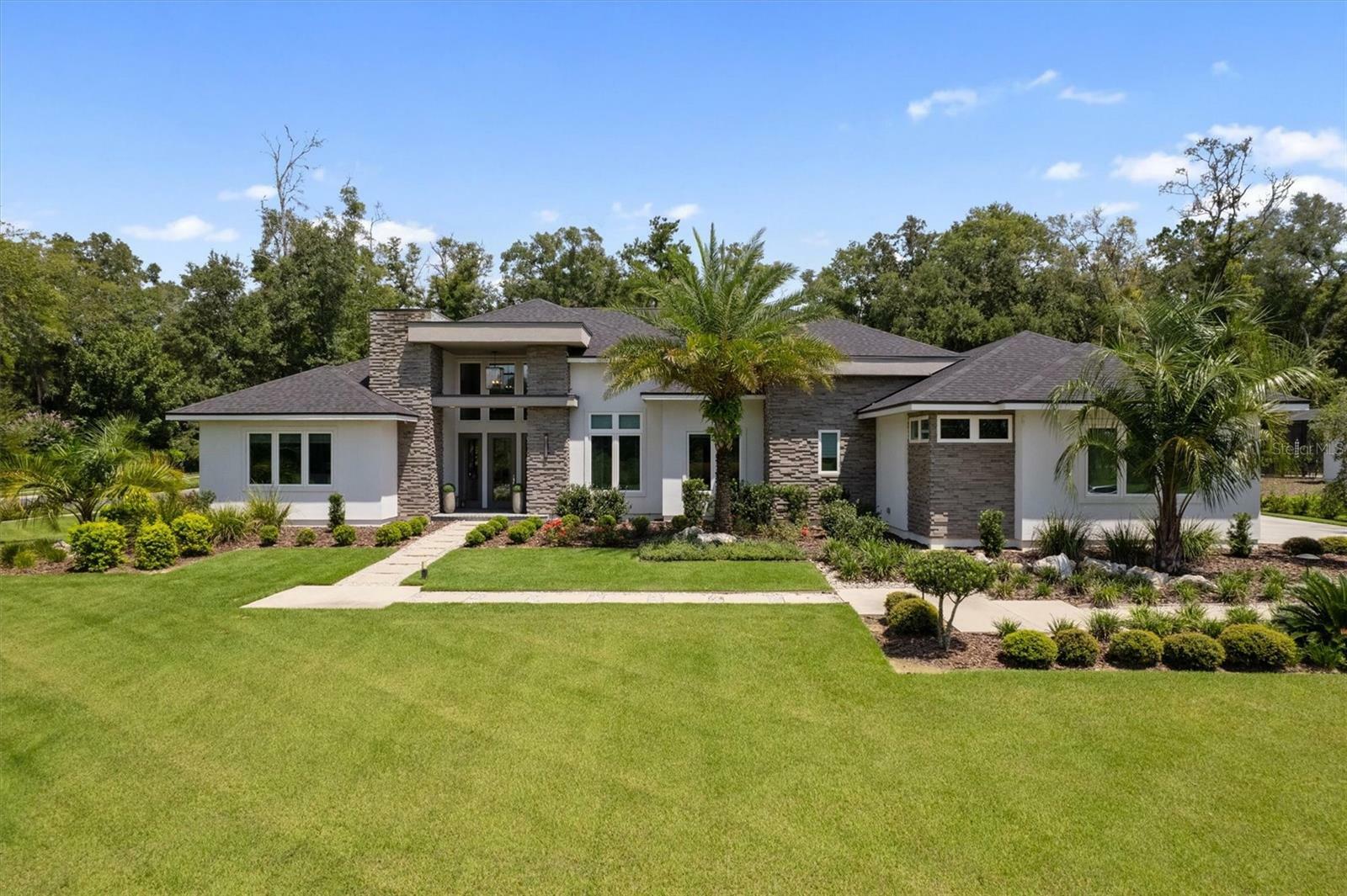 Property Photo: 10992 SW 30th Avenue FL 32608