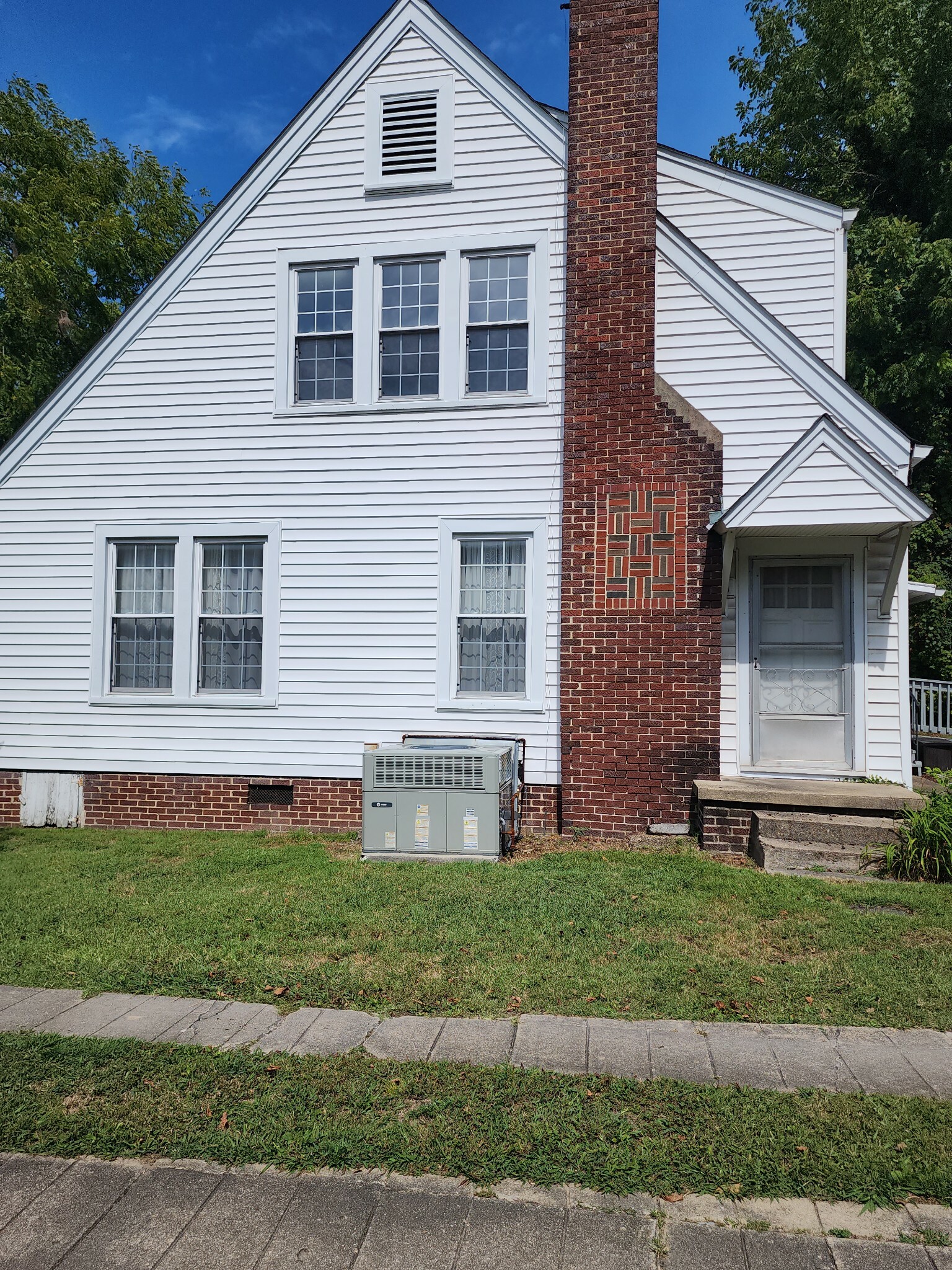 Property Photo:  405 S Jackson St  TN 37388 