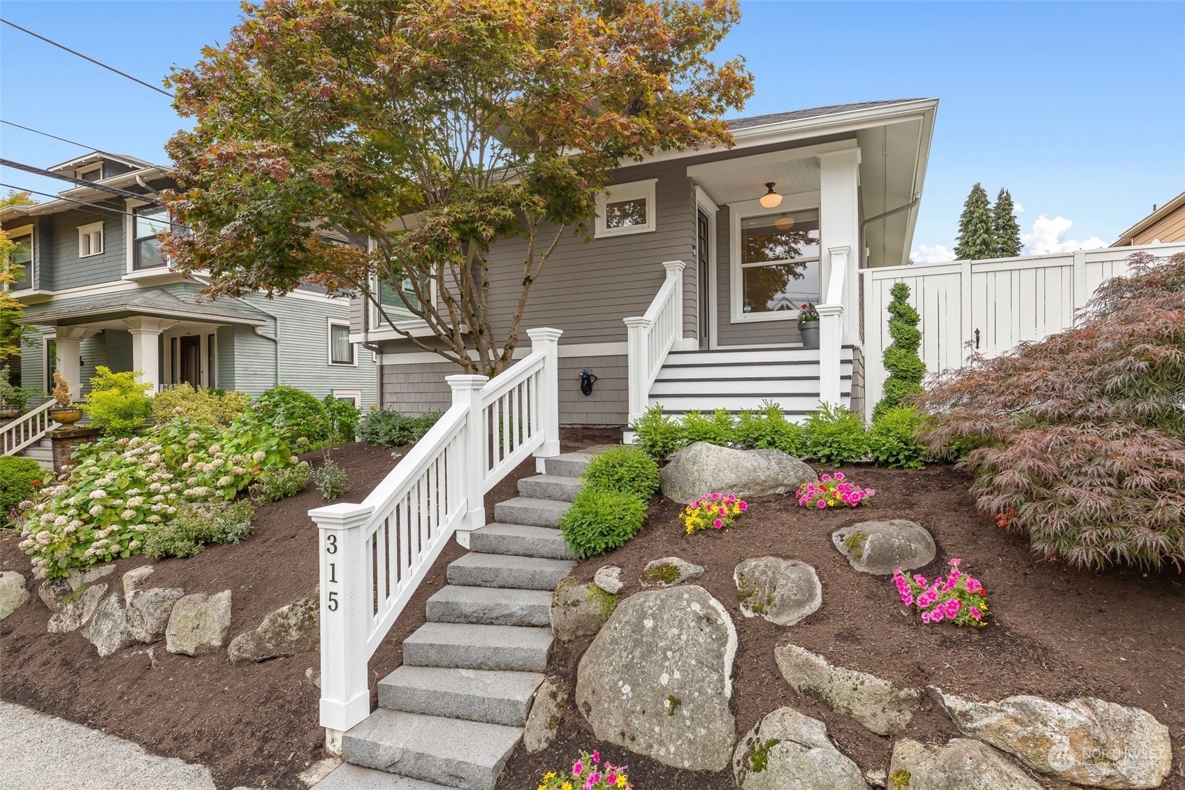 Property Photo:  315 W Garfield Street  WA 98119 