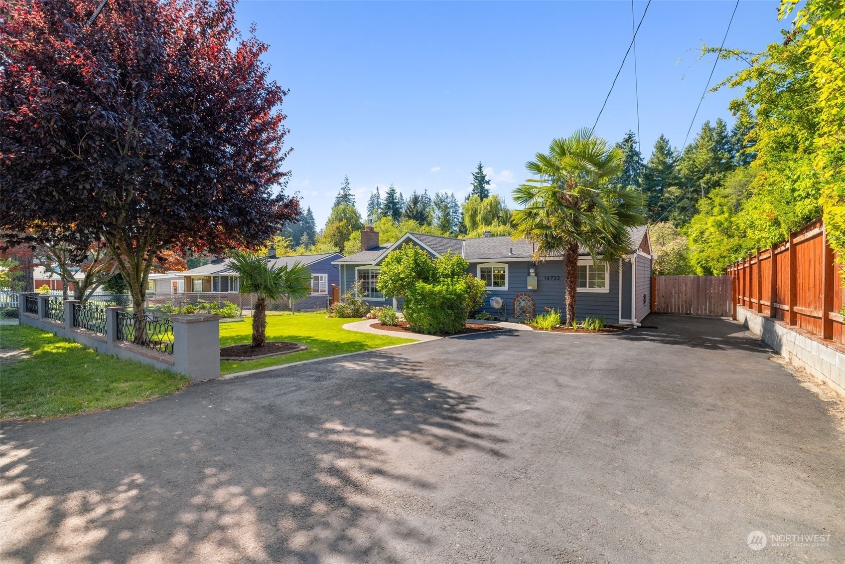 Property Photo:  16733 Wallingford Avenue N  WA 98133 