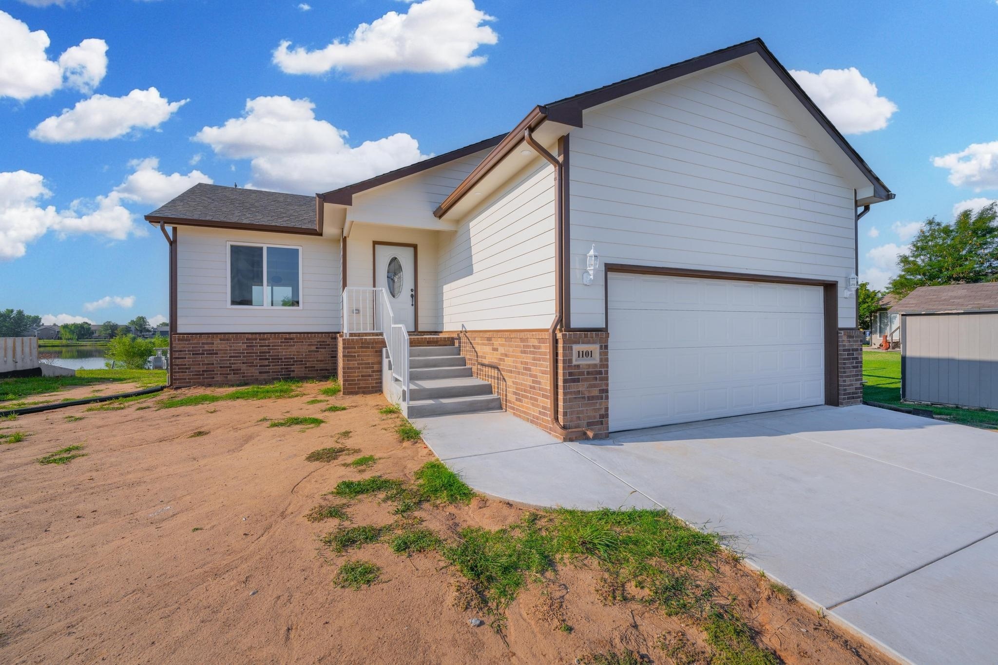 Property Photo:  1101 E Appleton St  KS 67147 