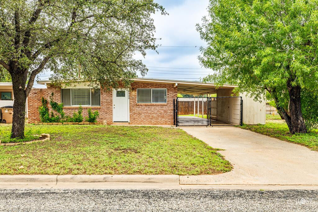 Property Photo: 2309 Oxford Circle TX 76904